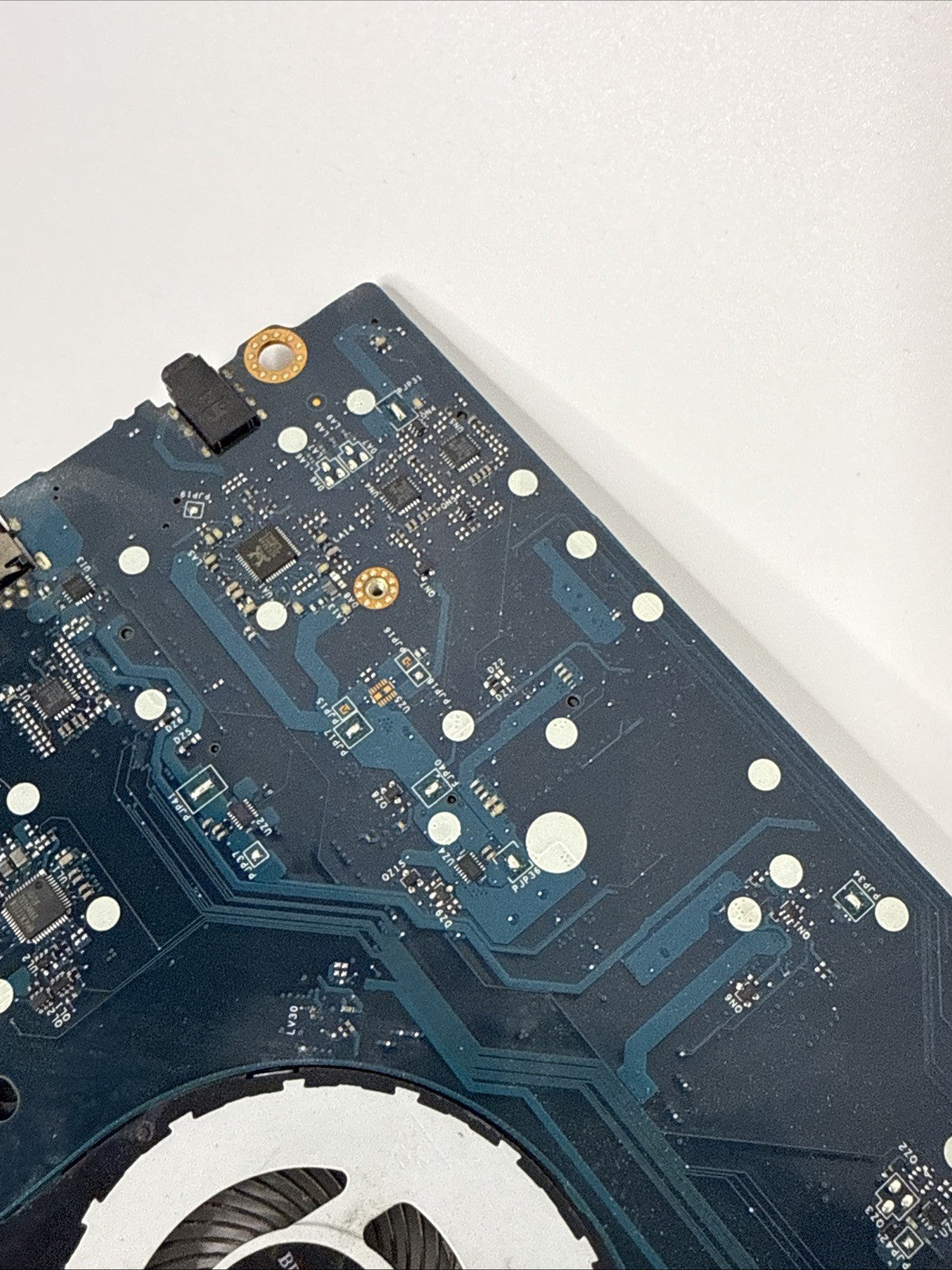 Genuine Dell Latitude 5590 Motherboard i5 8th Gen P/N: 0F58TV (FAULTY)