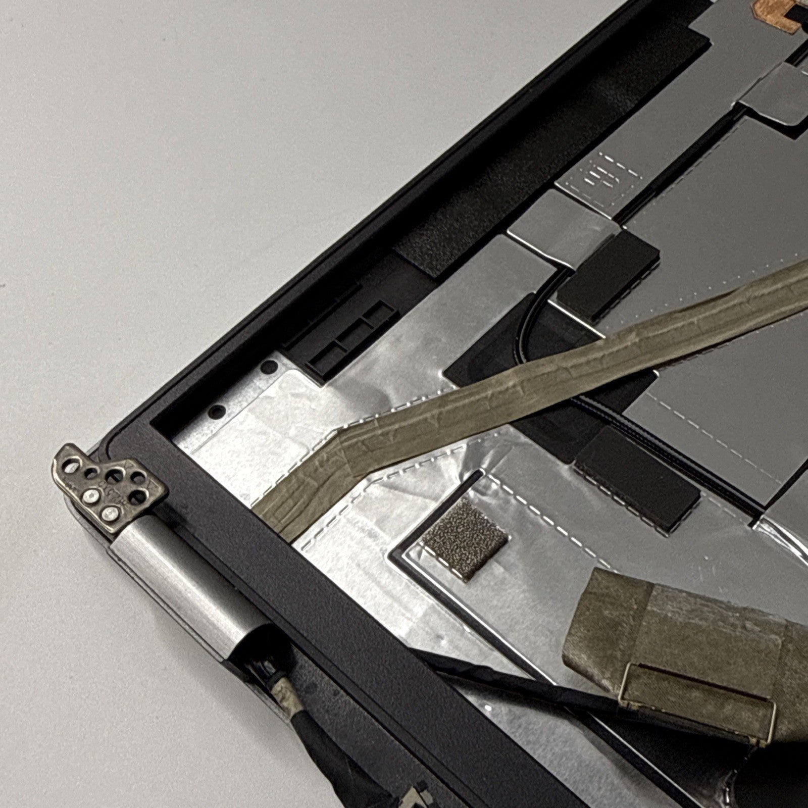 Genuine Dell Latitude 5420 Top Lid Cover AP30K000403 0DW98X - Silver