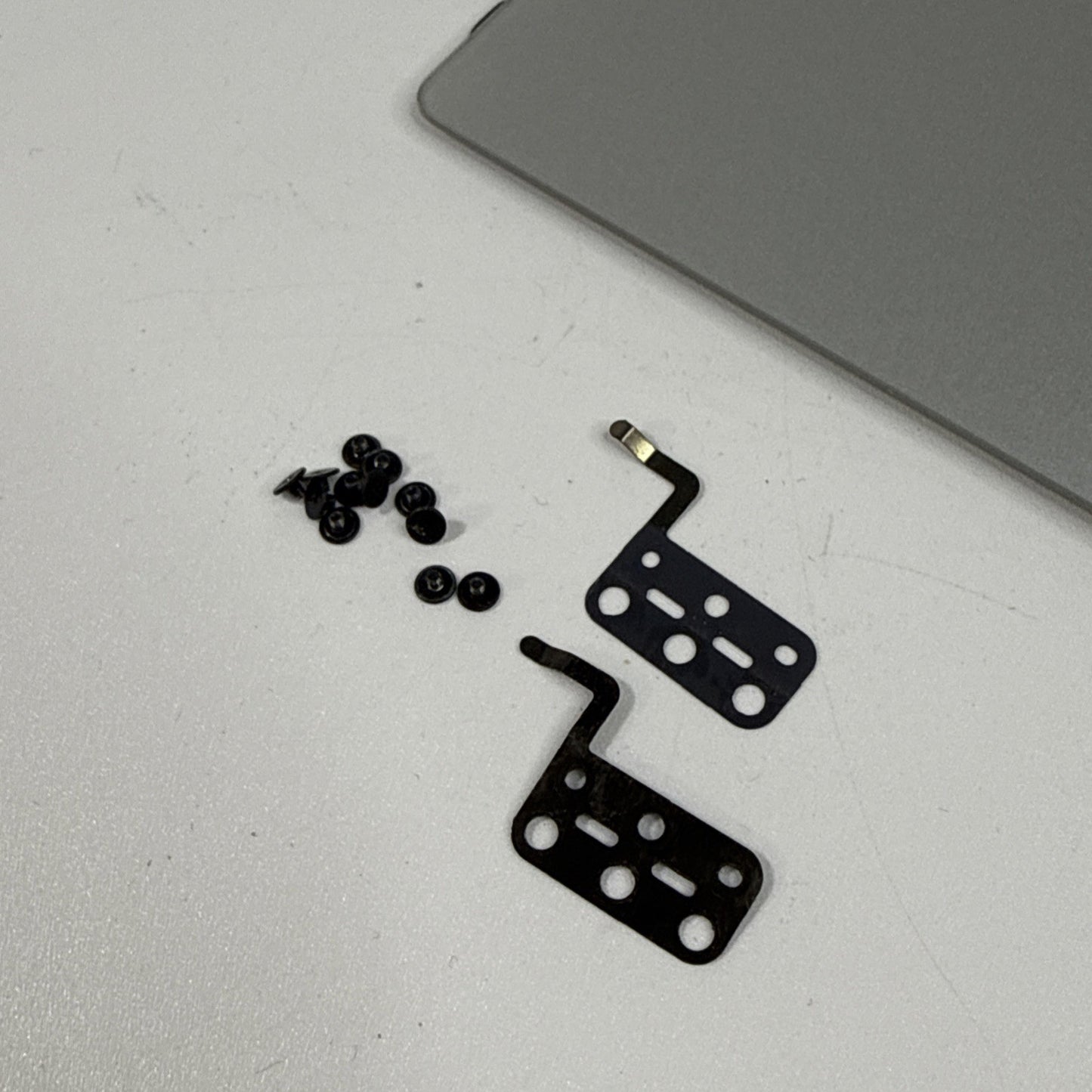 Macbook Air 13” A1466 Mid 2013 Touchpad Trackapd Mouse Cable Screws