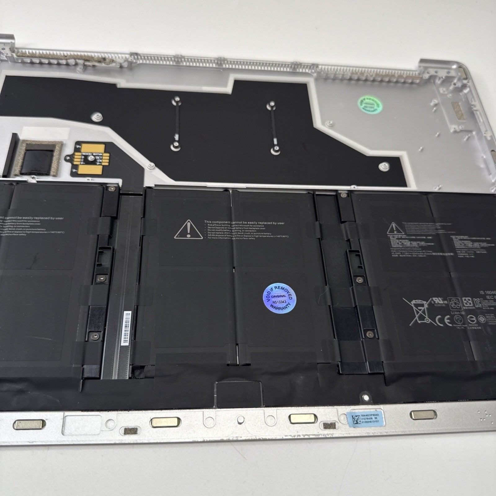 Microsoft Surface 4 1950 13.5 Bottom Base Battery & Housing Silver M1091261-007