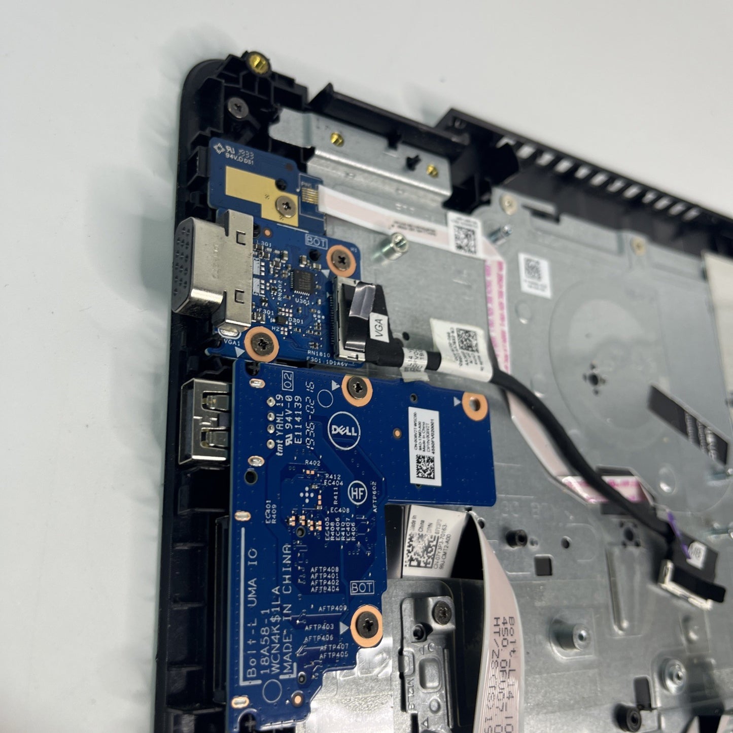 Genuine Black Dell Latitude 3400 Palmrest, Usb-board & Speakers Cn-0nfpp9-yus00