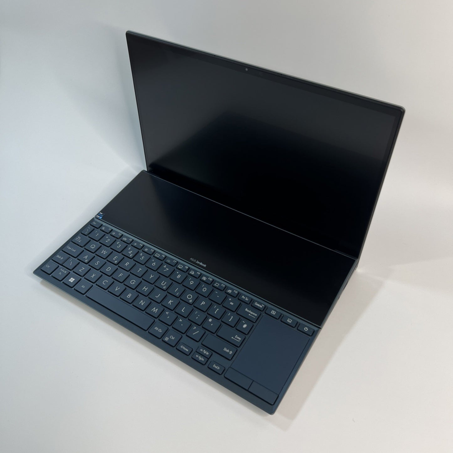 ASUS ZenBook Duo UX482EAR 14”Core I7-11957G 16GB RAM 1 TB SSD Windows 11