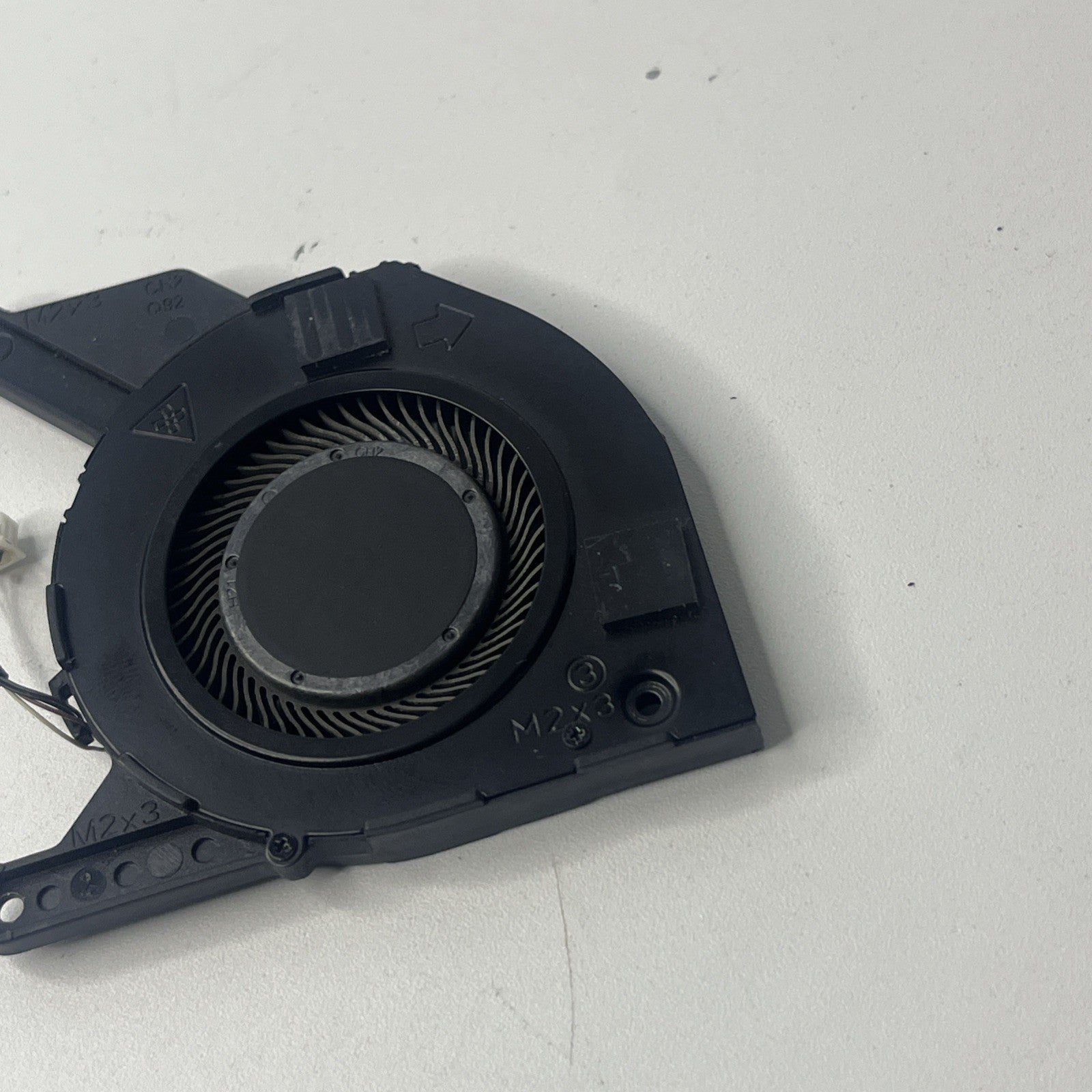 NEW GENUINE DELL LATITUDE 5410 COOLING FAN 096-Oke7-a00