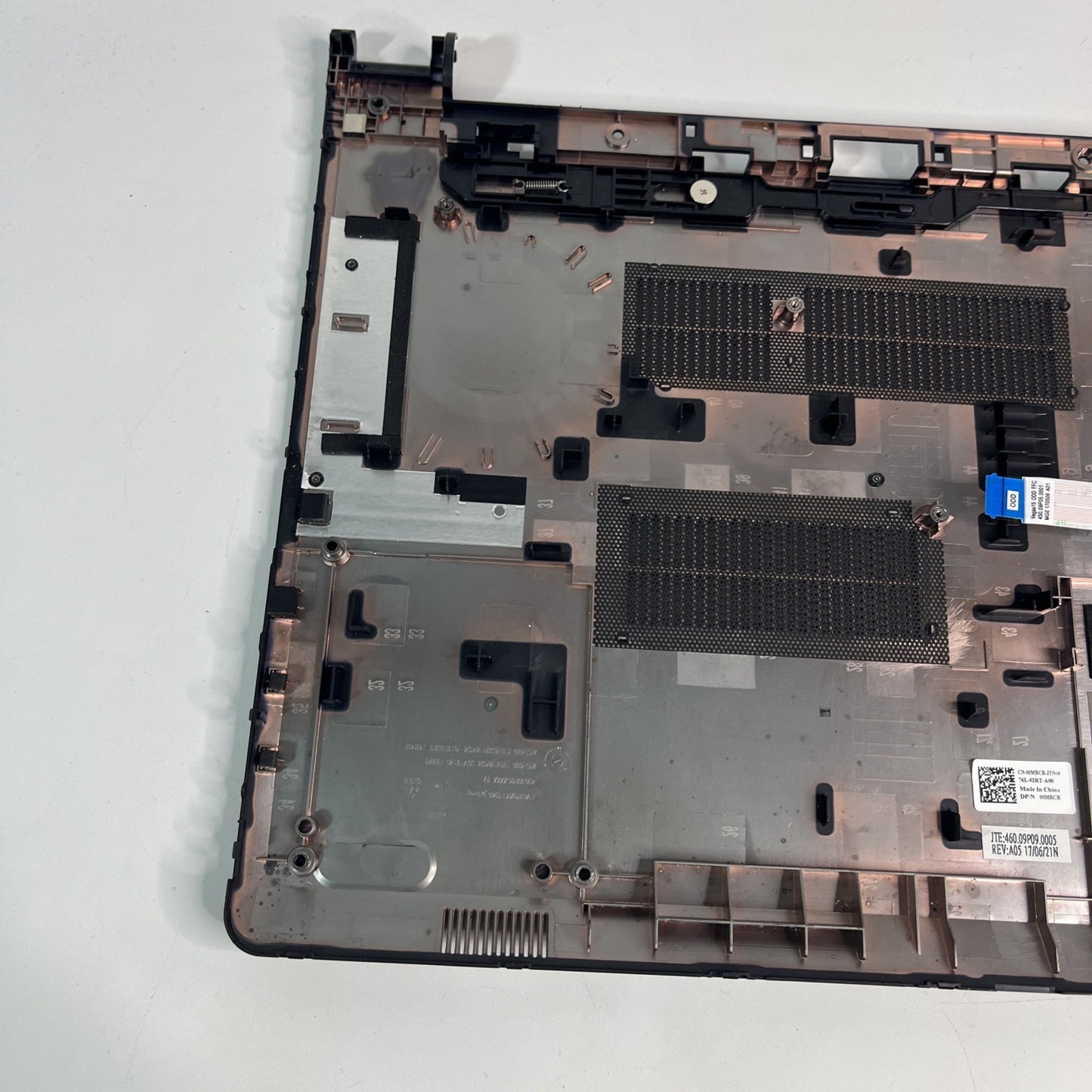 Genuine Black Dell Vostro 15 3568 Bottom-base Cn-00MRCR-JTn