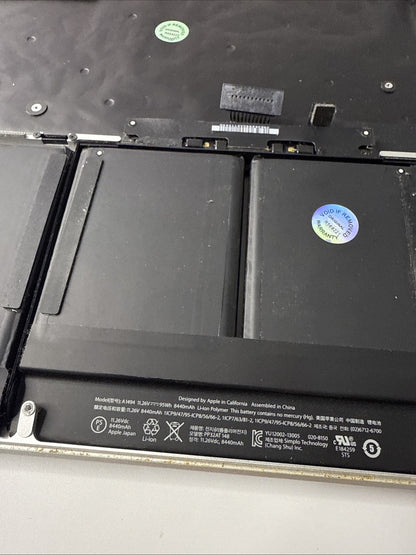 MacBook Pro A1398 15 Late 2013 Palmrest UK Keyboard Battery (key Missing)