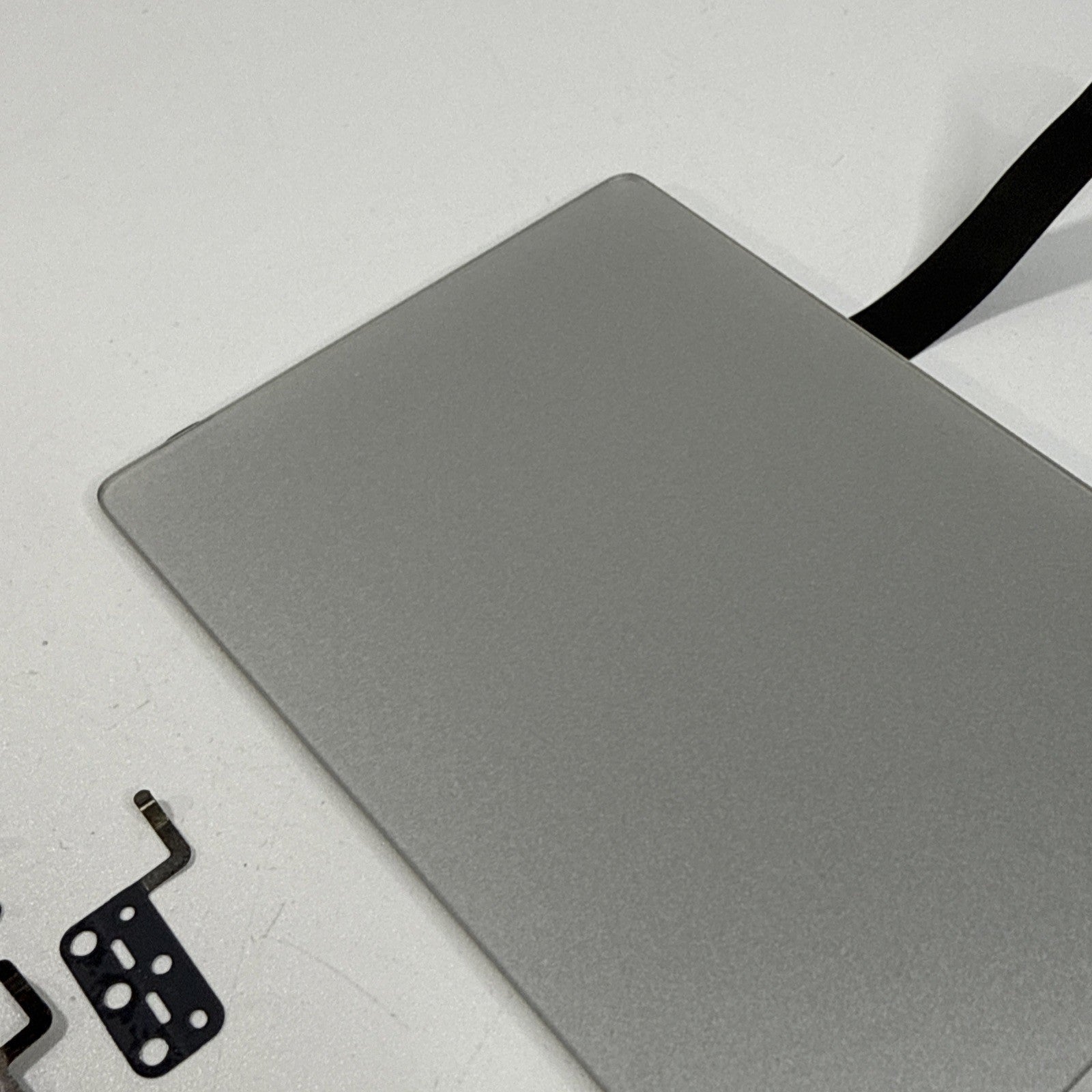 Macbook Air 13” A1466 Mid 2013 Touchpad Trackapd Mouse Cable Screws