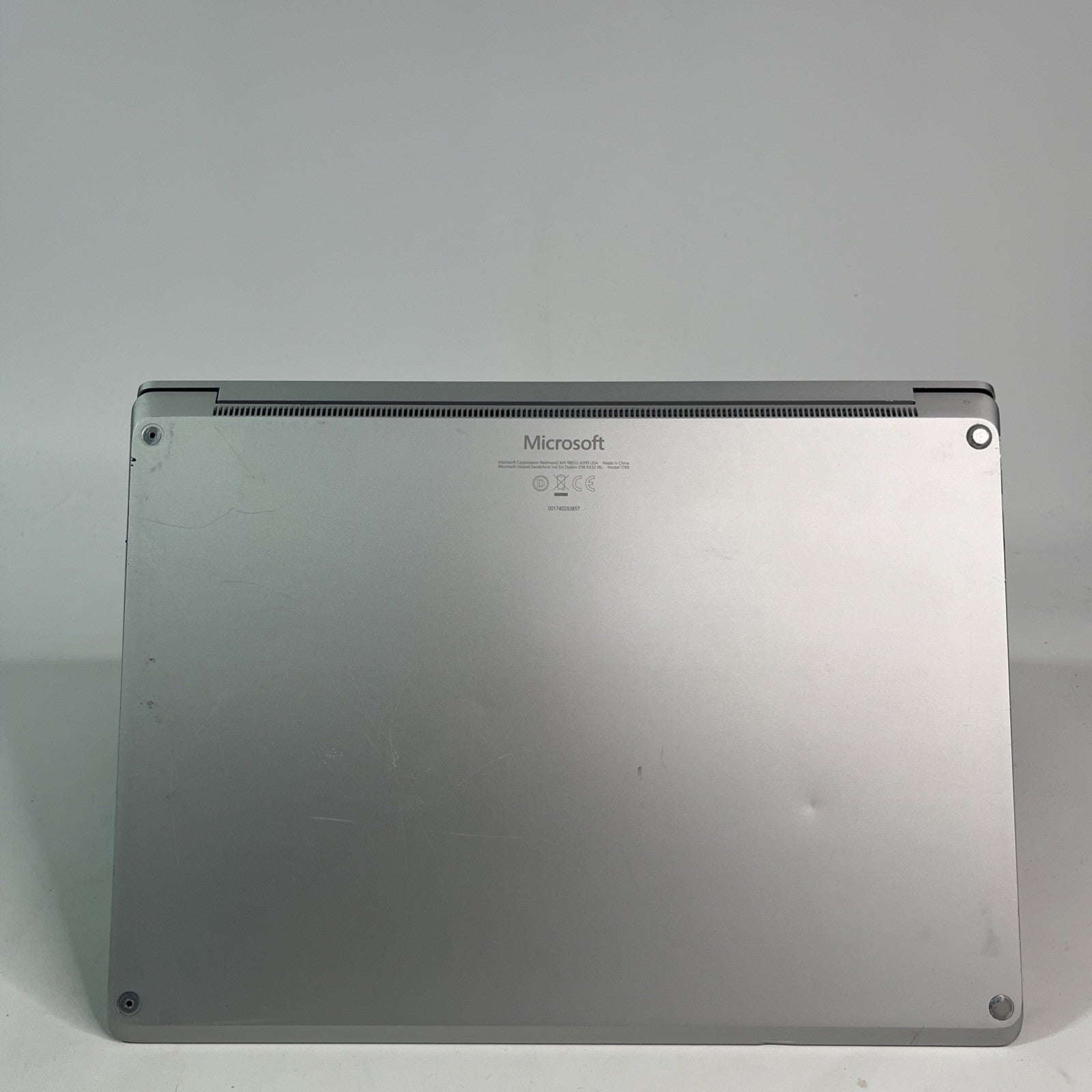 Microsoft Surface Laptop 2 – i5-8350U | 8GB RAM | 256GB SSD | 13.5” | Windows 11