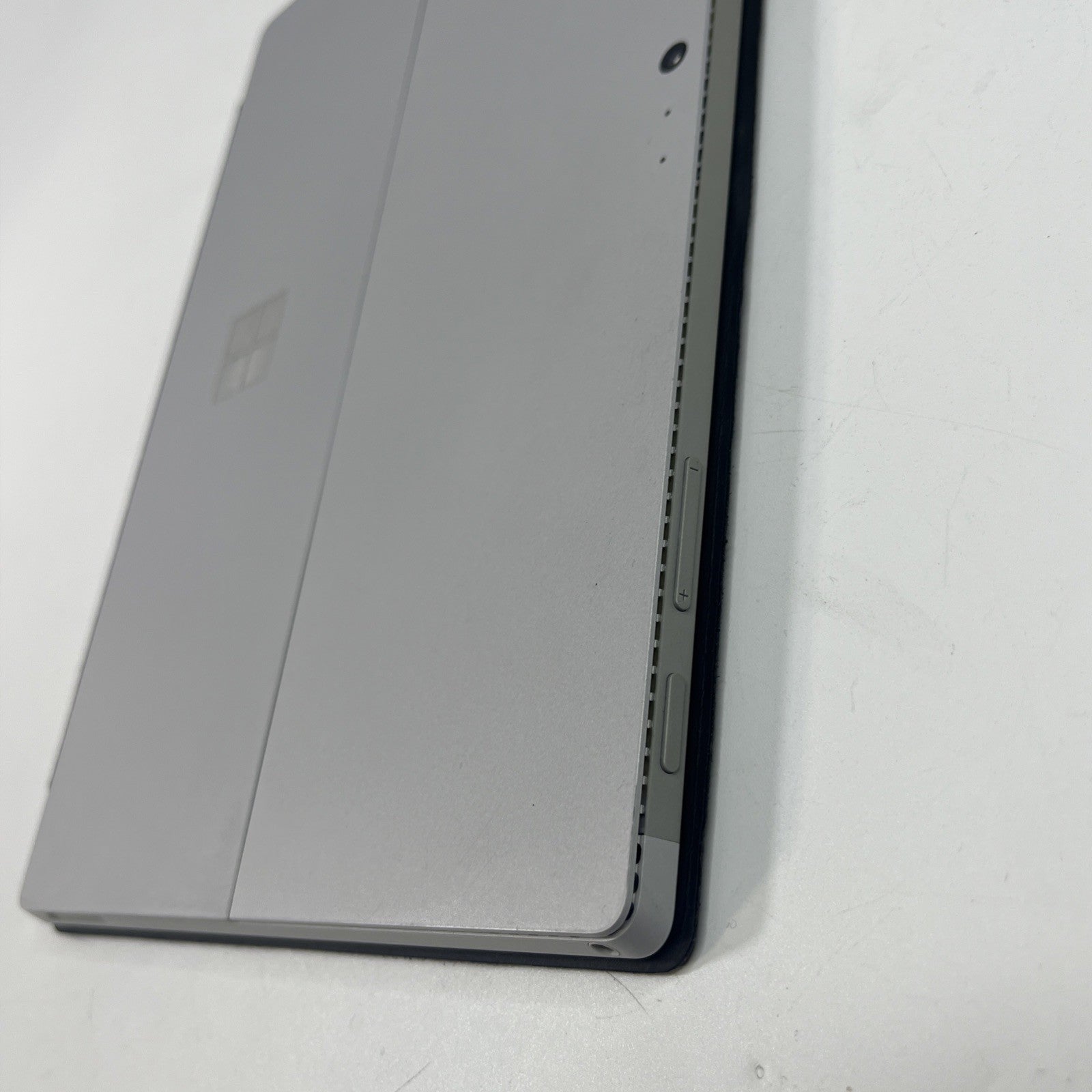 Microsoft Surface Pro 4 12.3” Intel i5-6300U  8GB RAM 256GB SSD & Keyboard