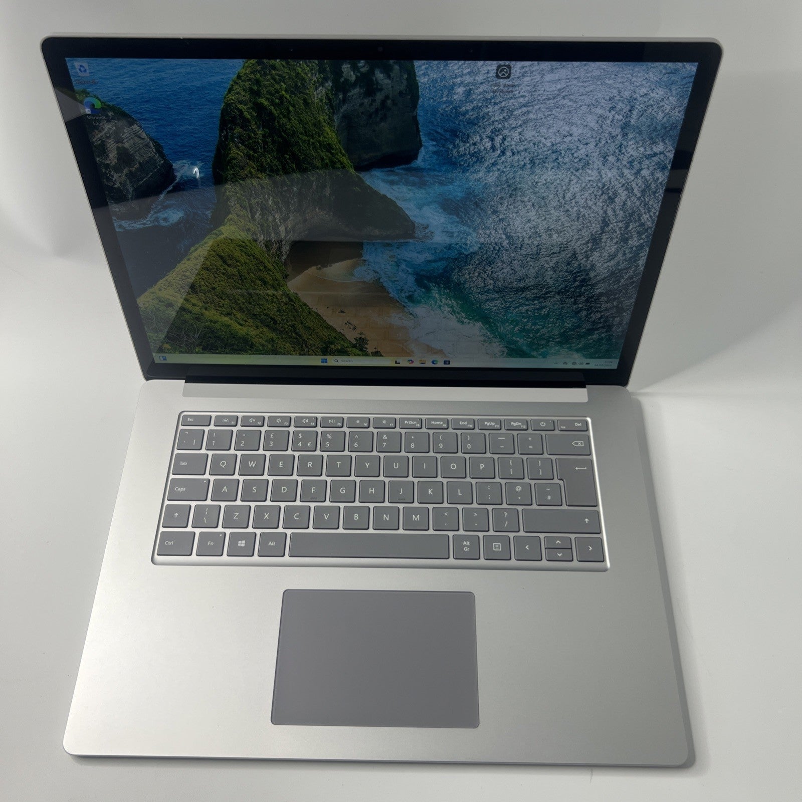 Microsoft Surface Laptop 3 15" AMD Ryzen 128GB SSD 8GB RAM Win 11 Hairline Crack