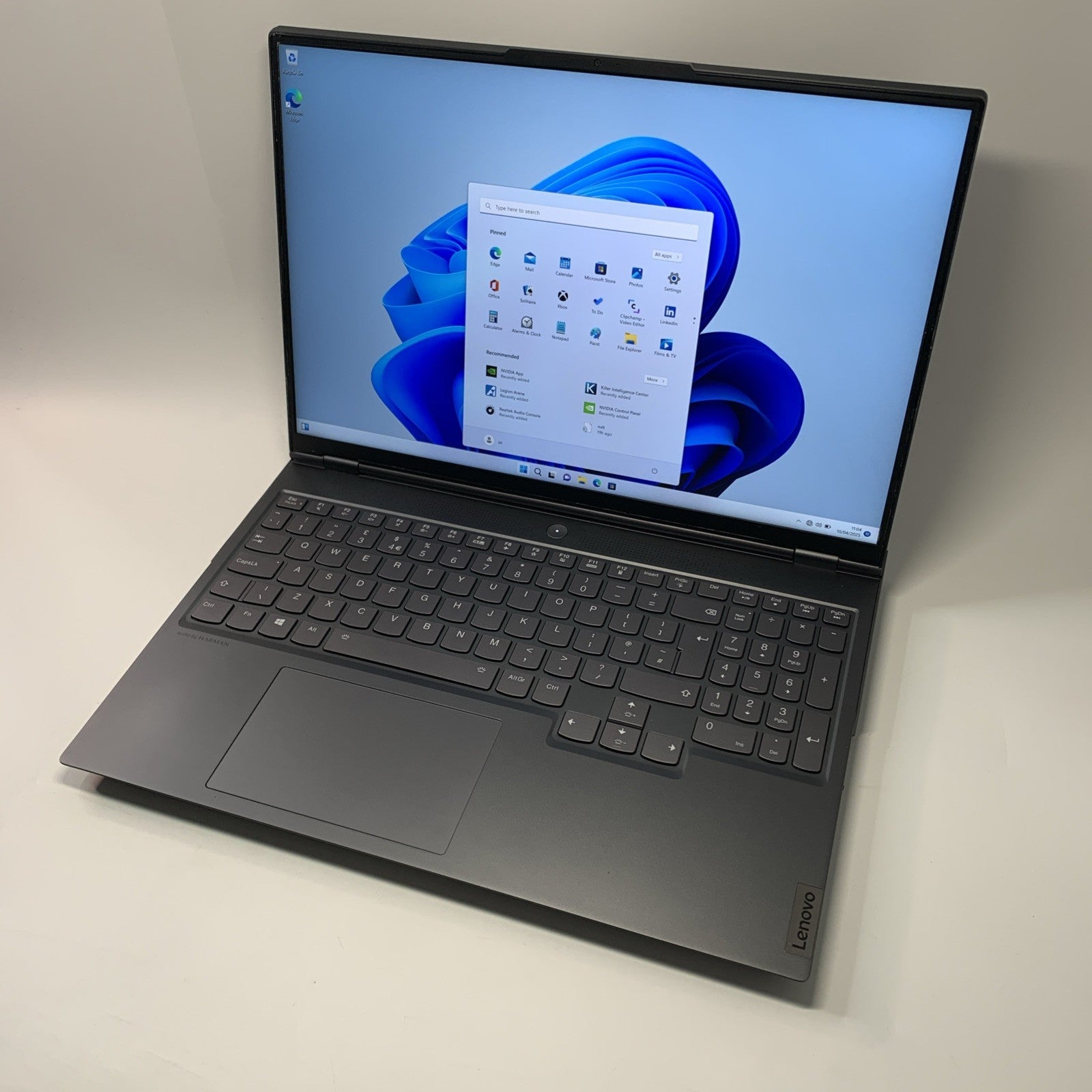 Lenovo Legion 7  16ACHg6 AMD Ryzen 7 5800H 256GB SSD 16GB RAM RTX 3060 Win 11