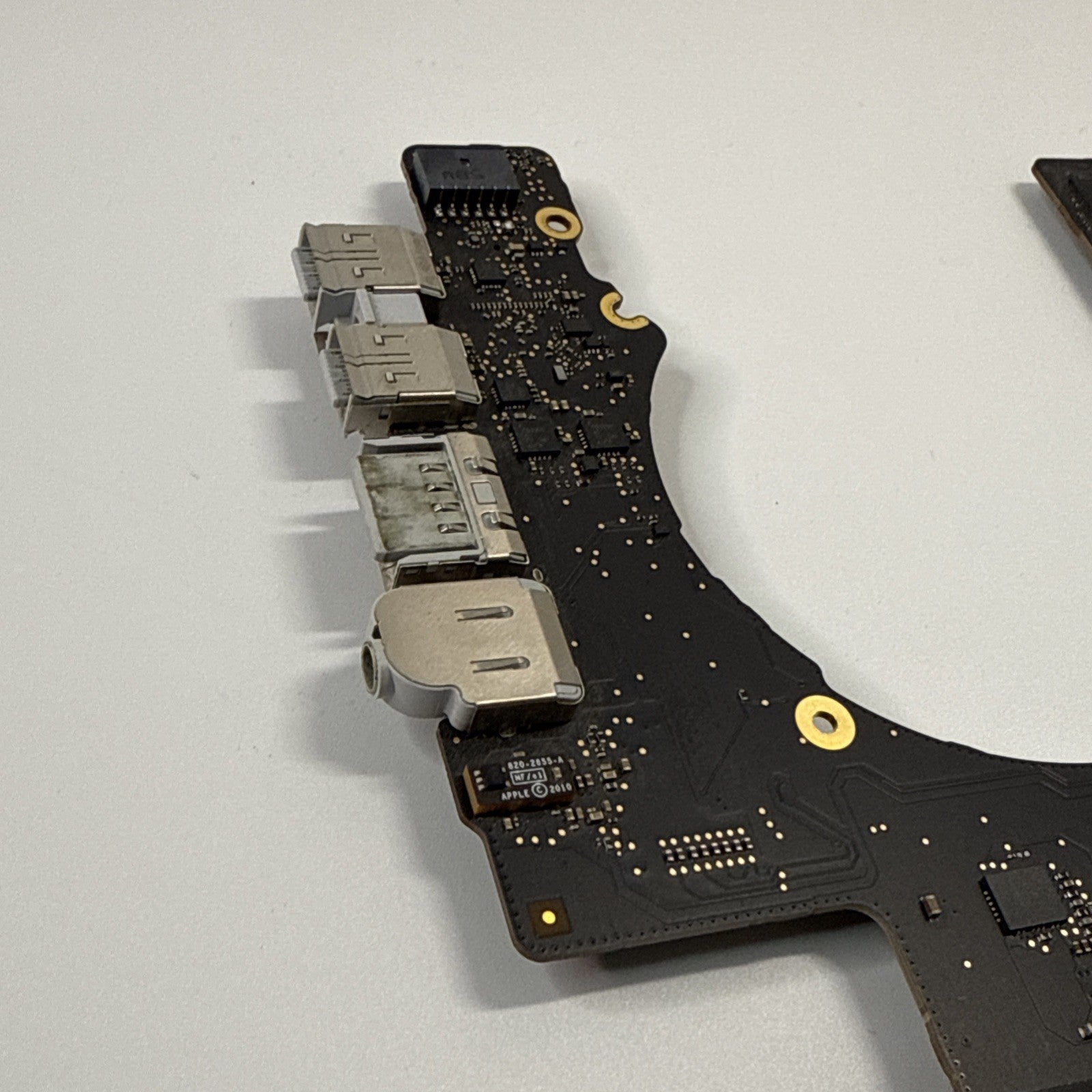 MacBook Pro A1398 Mid 2015 Logic Board 2.8GHz Core i7-4980HQ 16GB 820-00426-A