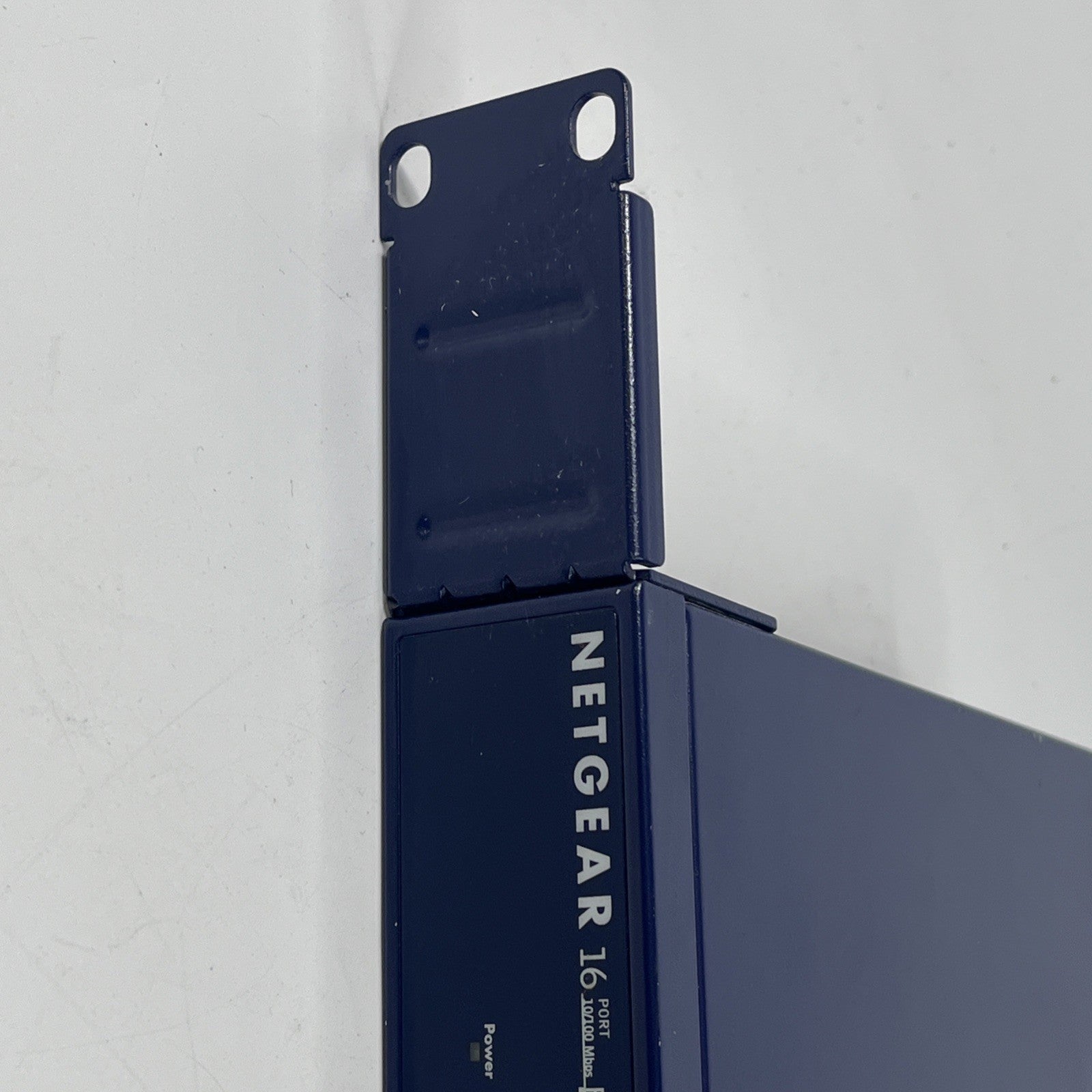 Netgear  JFS516 16 Ports 10/100 Mbps Fast Ethernet Switch.