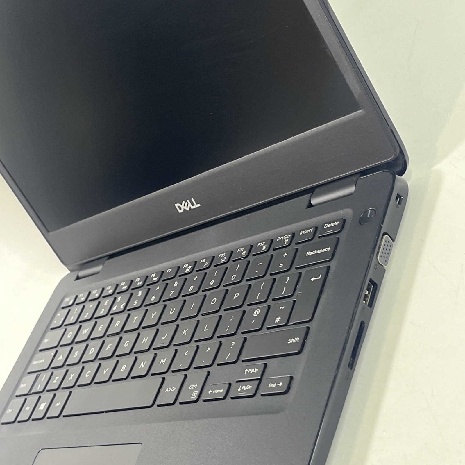 DELL Latitude 3400 Core i5-8265U 1.6Ghz 8GB 256GB SSD 14" FHD Laptop Notebook.