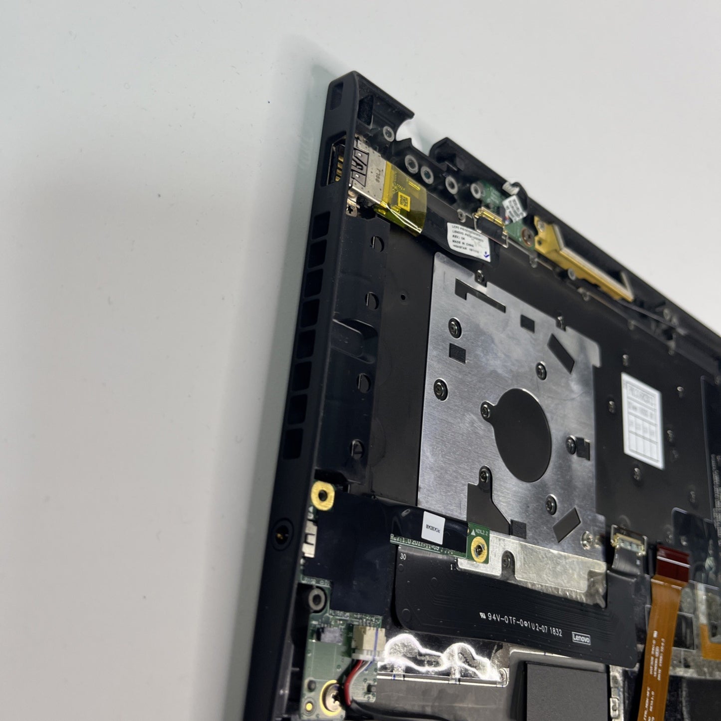 Genuine black Lenovo ThinkPad X1 Carbon 6th Gen Complete UK Palmrest SN20p38734
