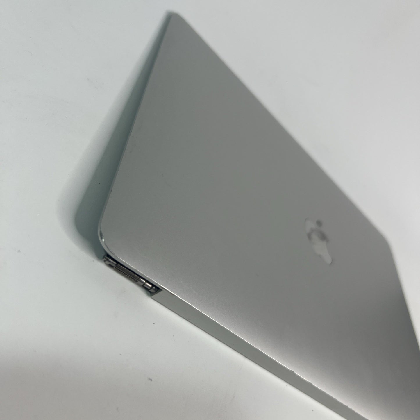 Apple MacBook Air A2337 LCD Screen Display Assembly – Silver – EMC 3598