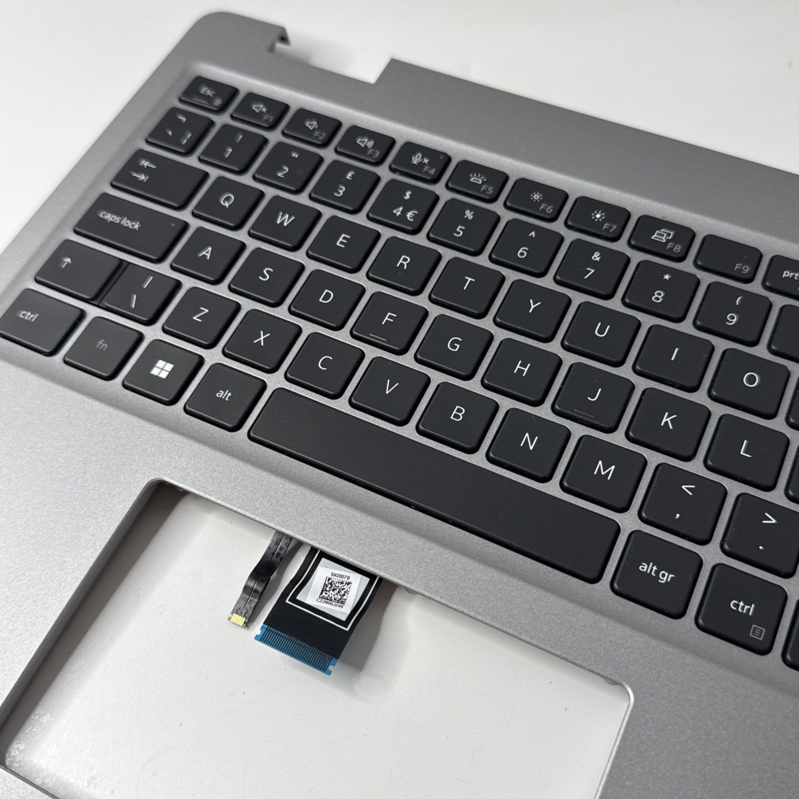 Dell Latitude 5530 Genuine Palmrest Assembly, UK Keyboard 0RRN8D Silver