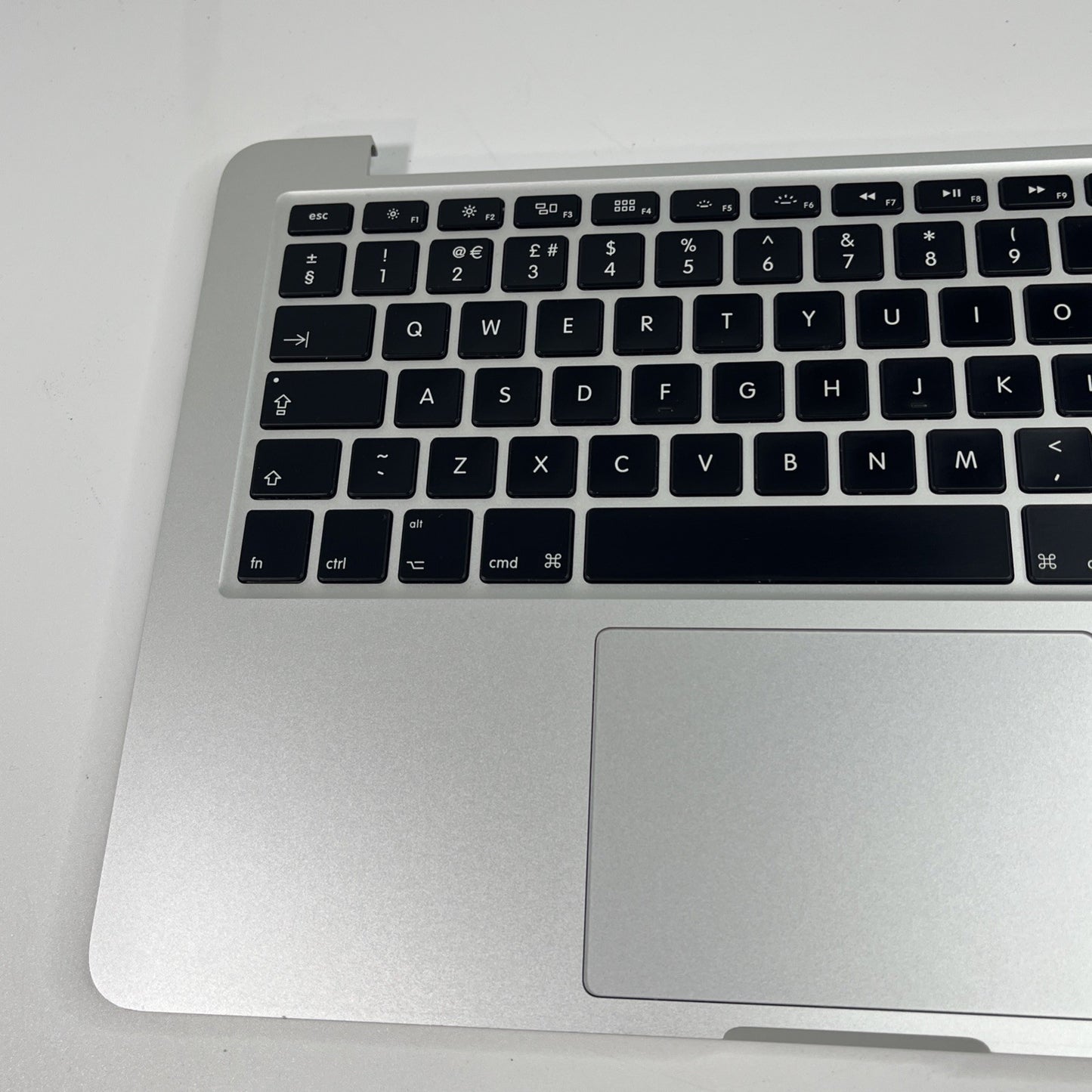 MacBook Pro Retina, 13-inch, Mid 2017 A1502 Palmrest UK Keyboard Touchpad Batter