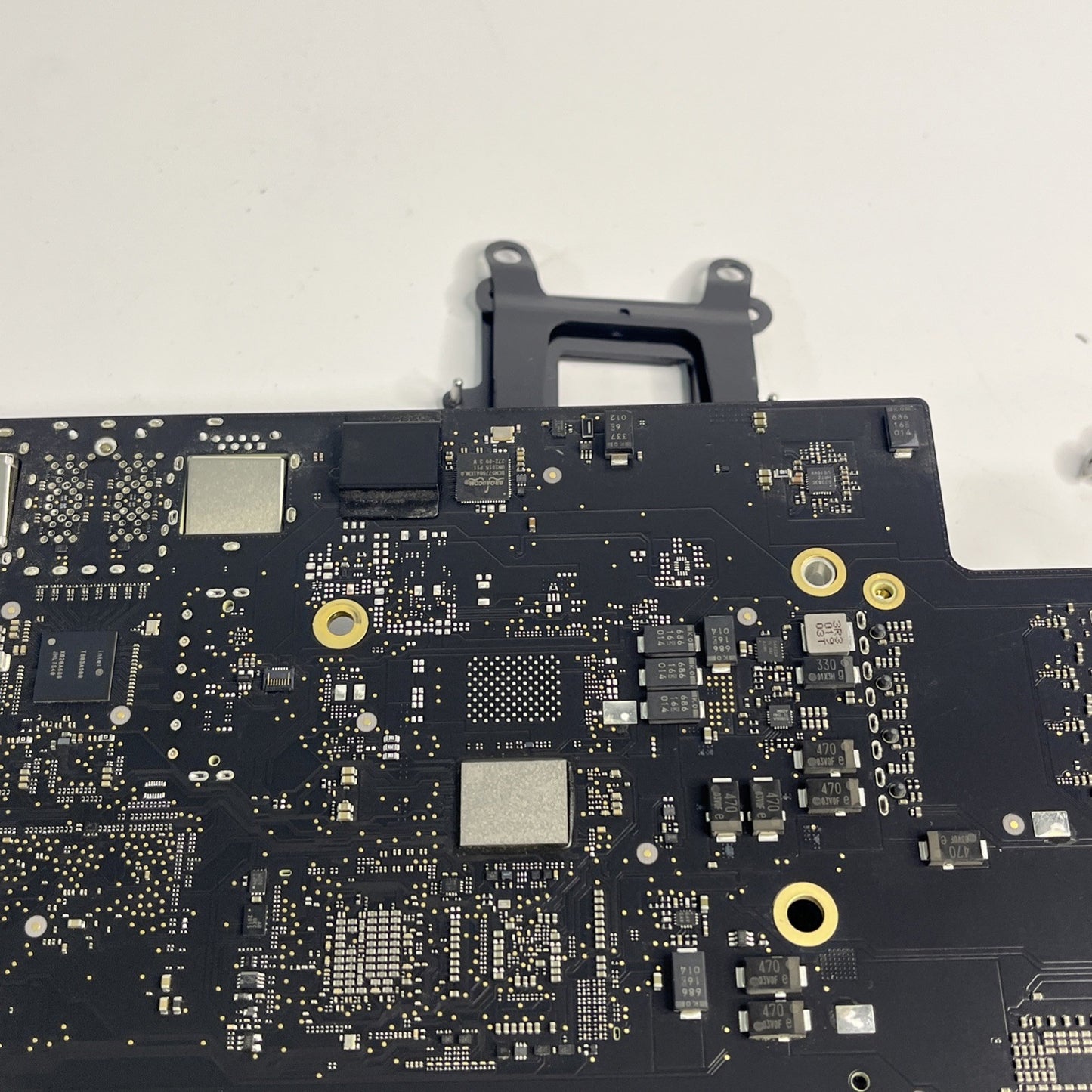 Apple iMac 27” Retina 5K Logic Board 2020A2115 EMC 3442 And Heatsink. No CPU.