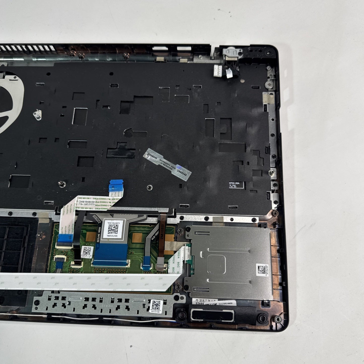 Genuine Dell Latitude 5590 Palmrest,speaker & Keyboard I Key Missing