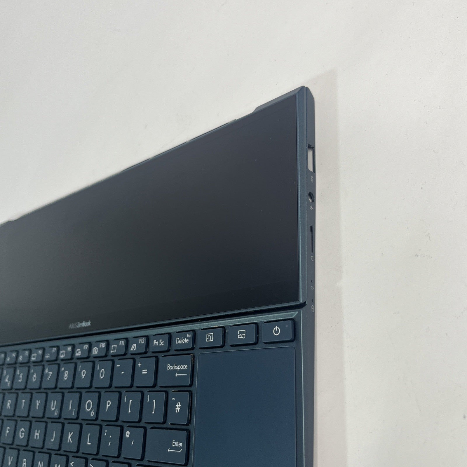 Asus Zenbook UX482EAR Palmrest Cover & Small Screen Touchpad UK 13N1-BVA0C01