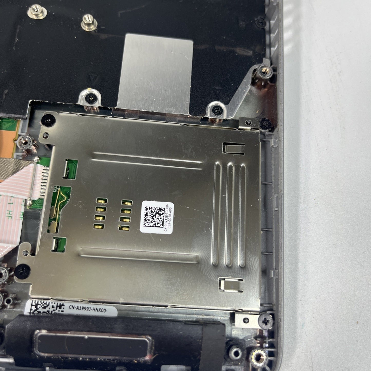 Genuine DELL LATITUDE 5510 Palmrest,keyboard,touchpad & Speakers.