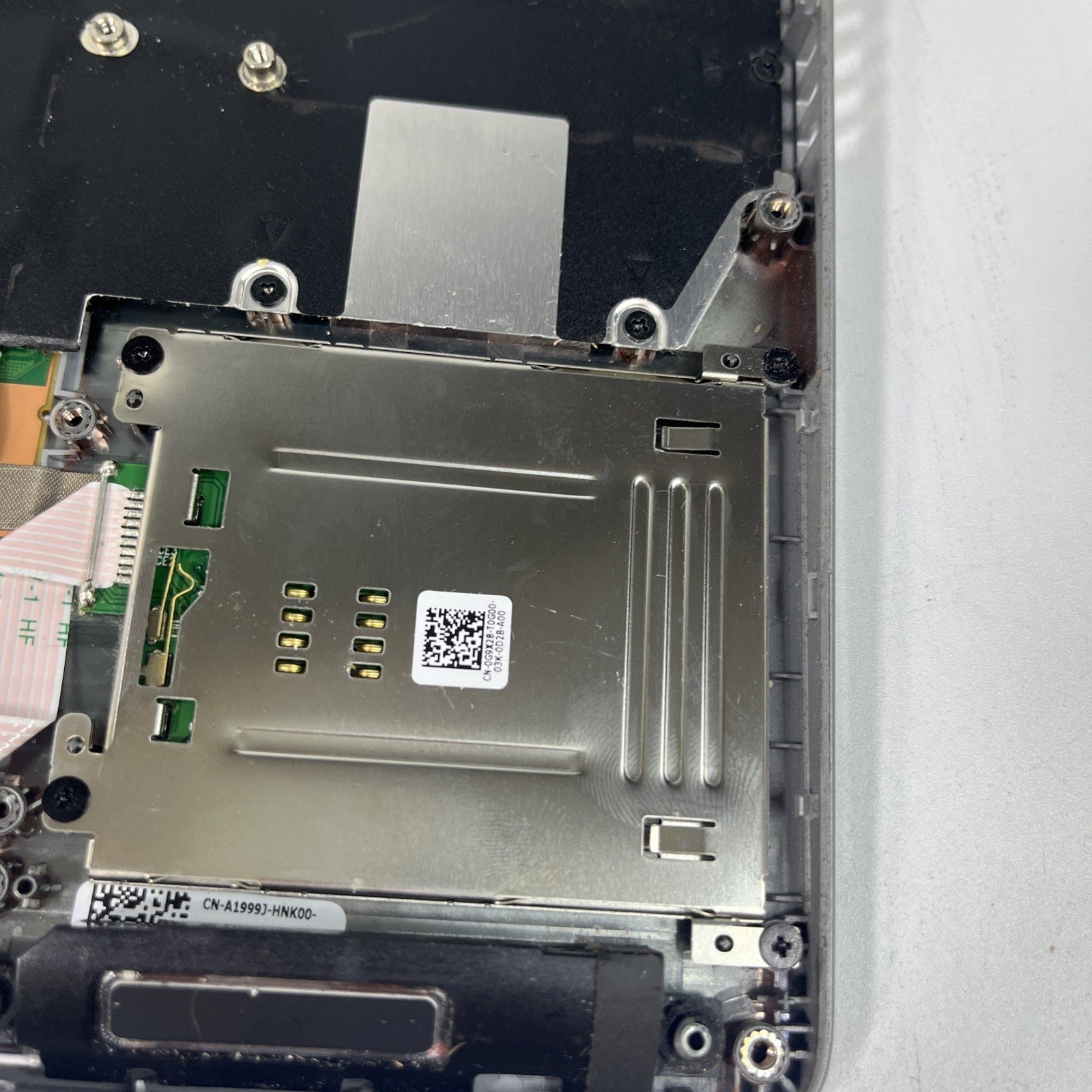 Genuine DELL LATITUDE 5510 Palmrest,keyboard,touchpad & Speakers.