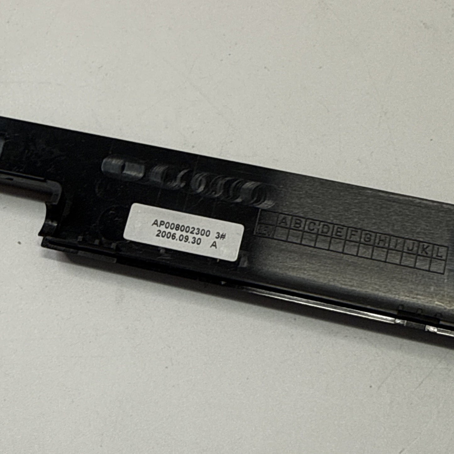 Genuine Acer Screen Bezel 60.ABHV5.008 AP008002300
