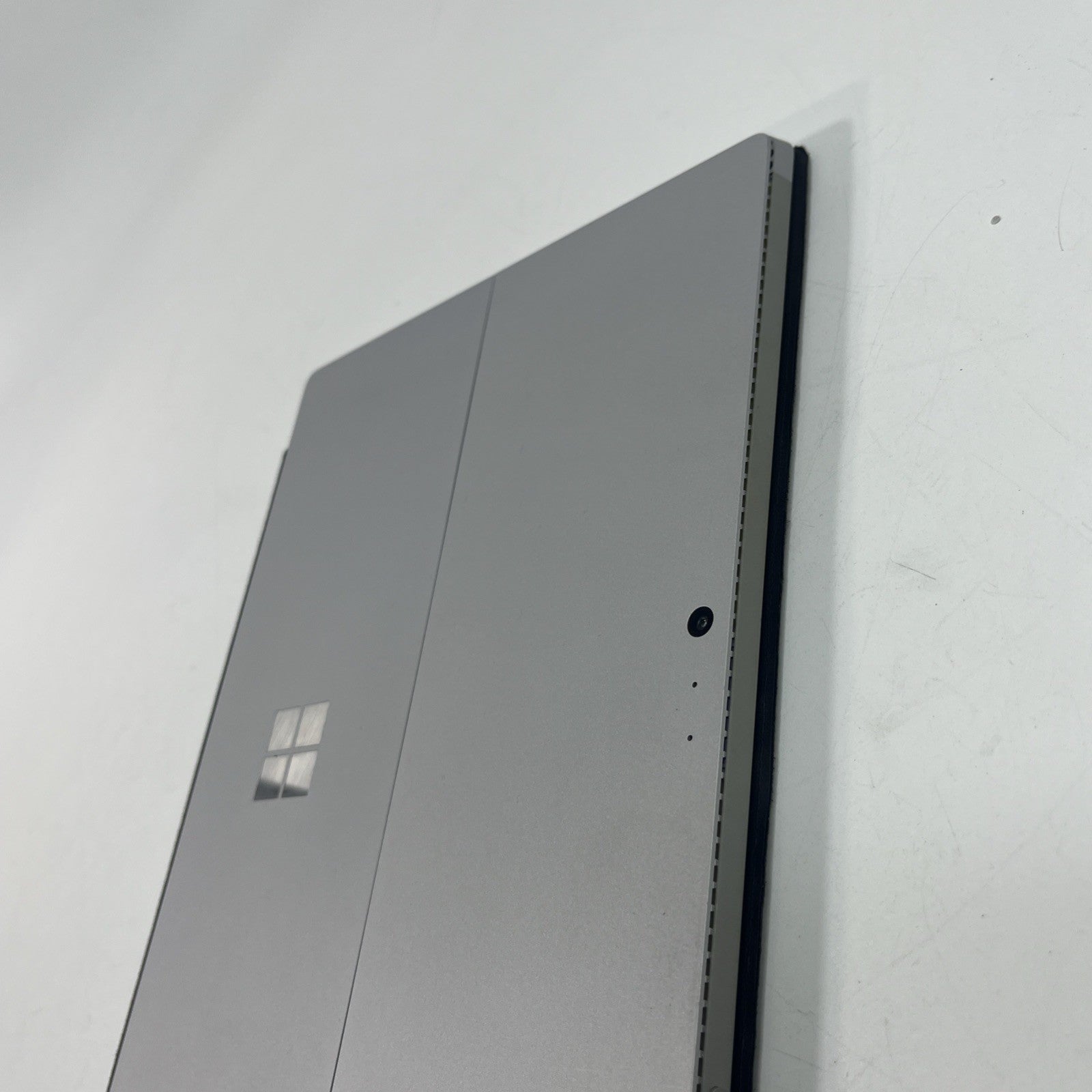 Microsoft Surface Pro 4 12.3” Intel i5-6300U  8GB RAM 256GB SSD & Keyboard