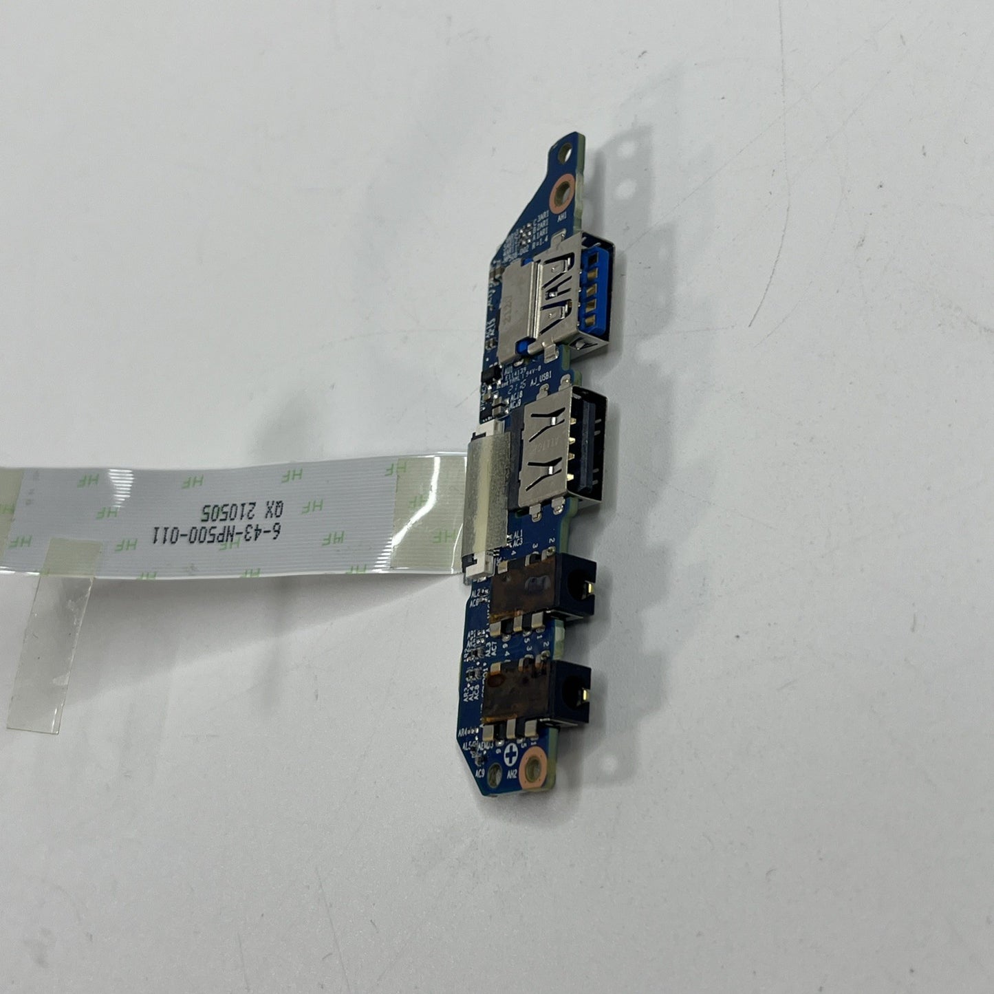 Genuine Medion Erazer E10 Usb Board With Cable