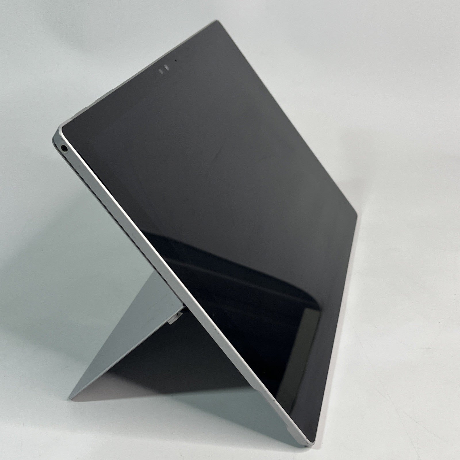 Microsoft Surface Pro 4 12.3” Intel i5-6300U  4GB RAM 128GB SSD