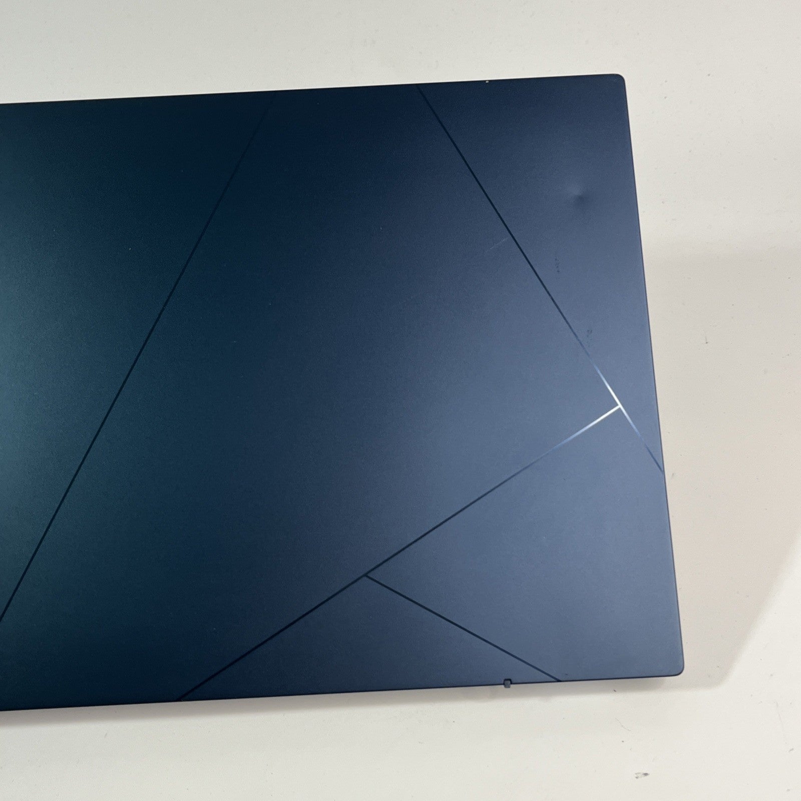 Asus Zenbook UX3402v OLED 14 2.8K Touchscreen Intel EVO 16GB RAM 256GB i5-1340P.