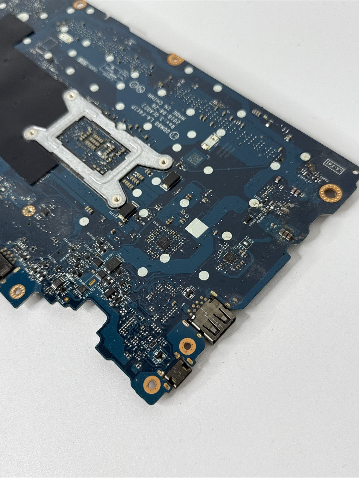 Genuine Dell Latitude 5590 Motherboard i5 8th Gen P/N: 0F58TV (FAULTY)