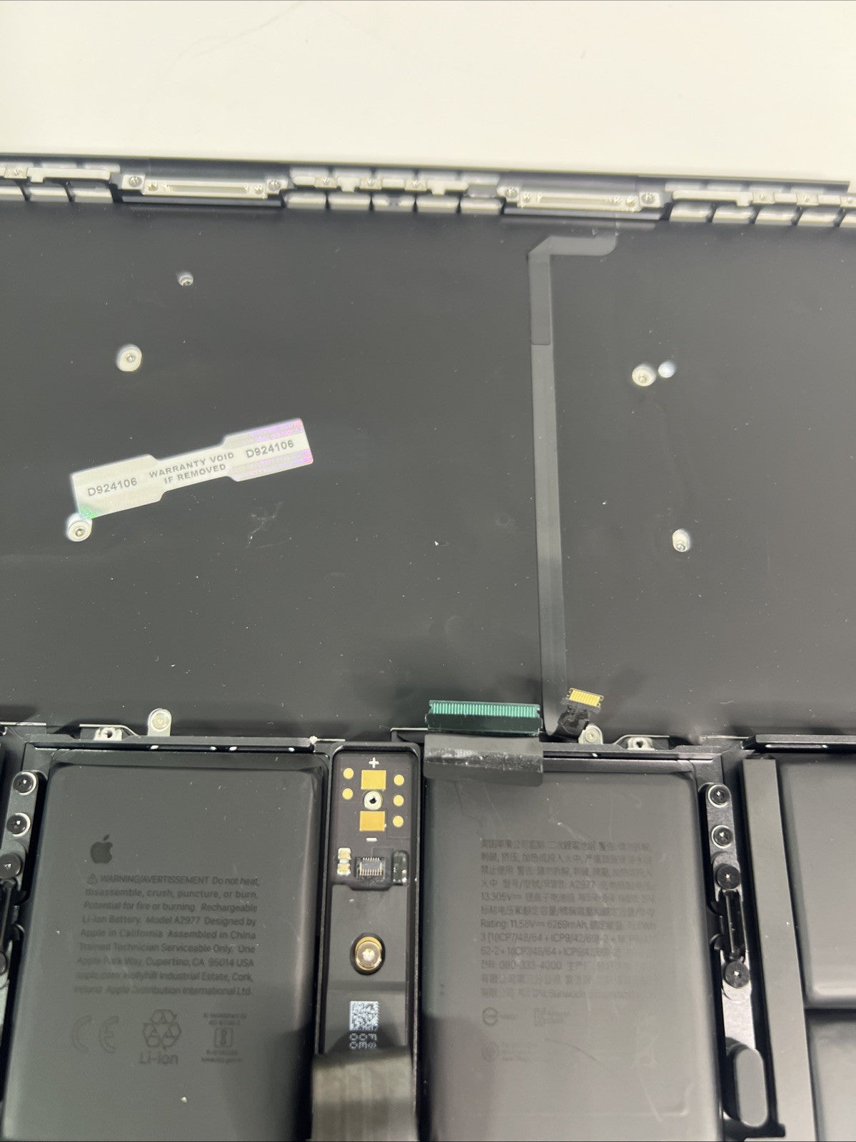 Apple MacBook Pro 14” A2992 M3 2023 2024 Palmrest – Space Grey – Battery Grade A