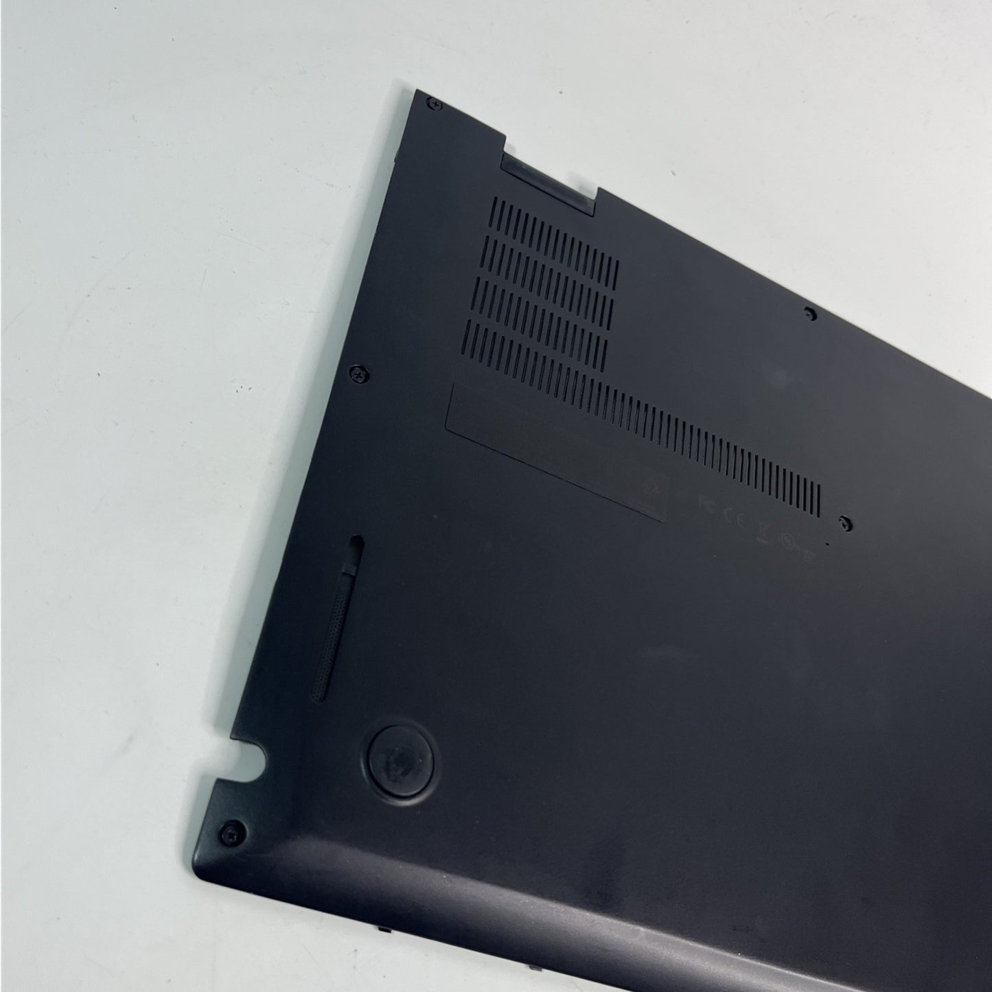 Genuine Lenovo ThinkPad X1 Yoga Gen 1 Bottom Base  Chassis Cover 01AW995