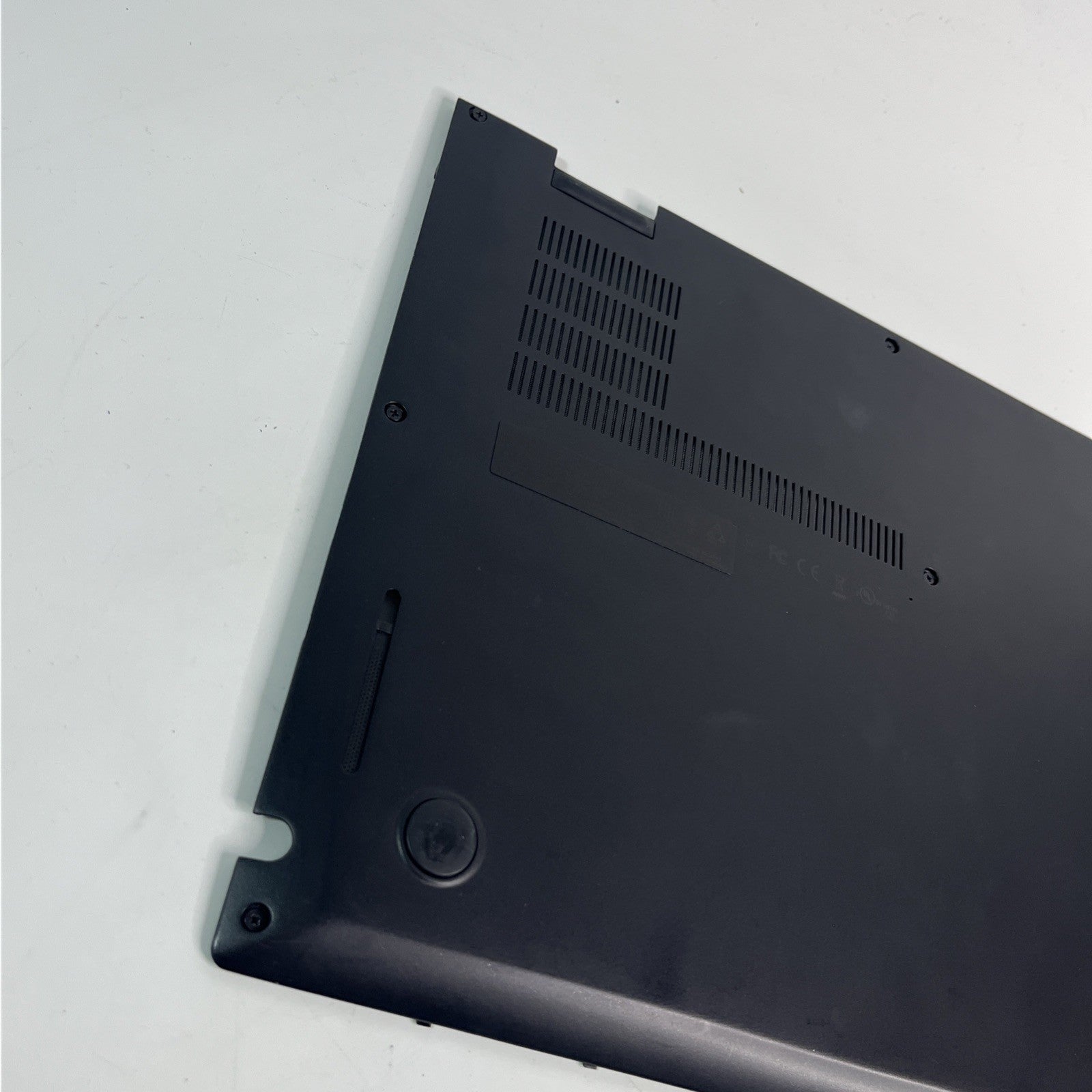 Genuine Lenovo ThinkPad X1 Yoga Gen 1 Bottom Base  Chassis Cover 01AW995