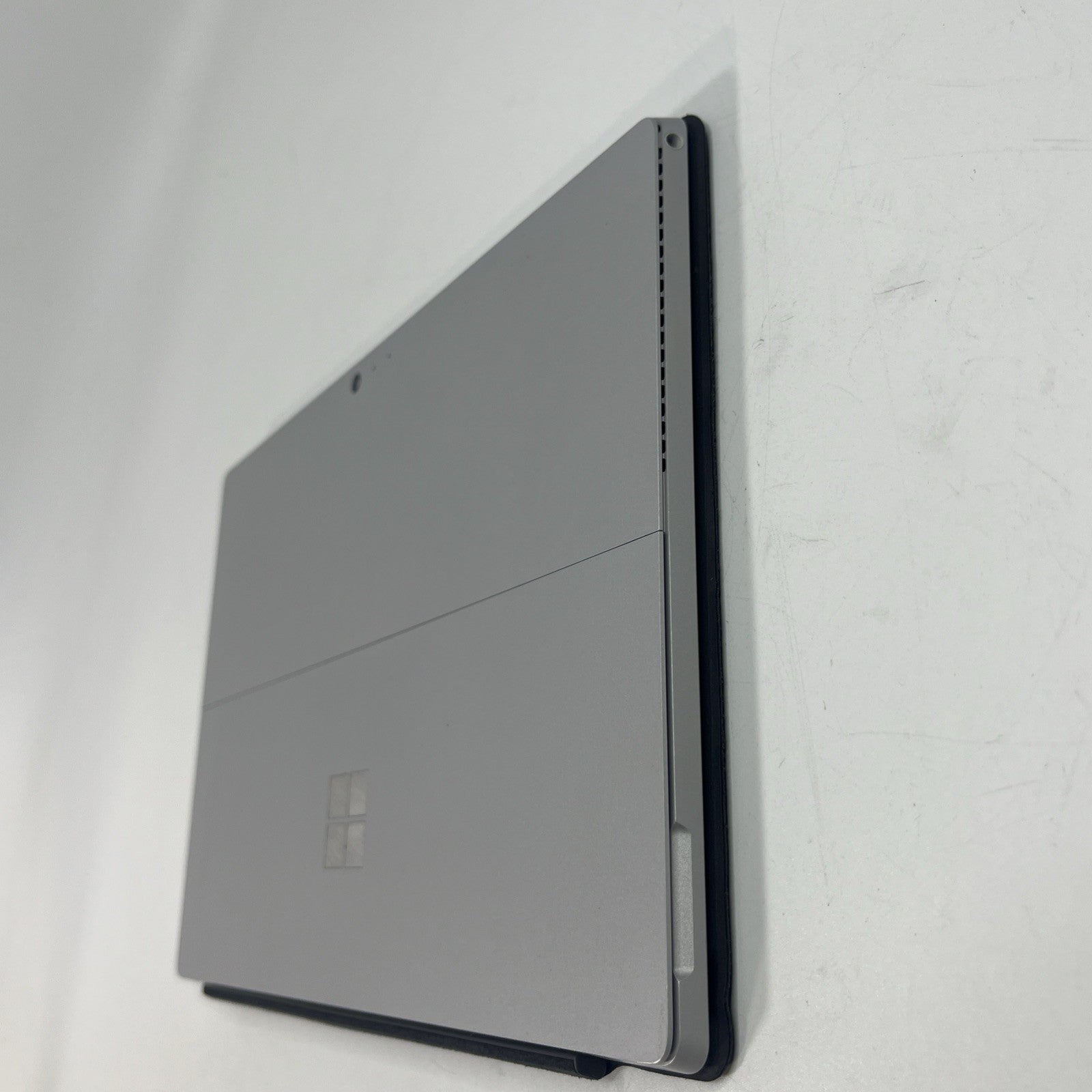 Microsoft Surface Pro 4 12.3” Intel i5-6300U  8GB RAM 256GB SSD & Keyboard