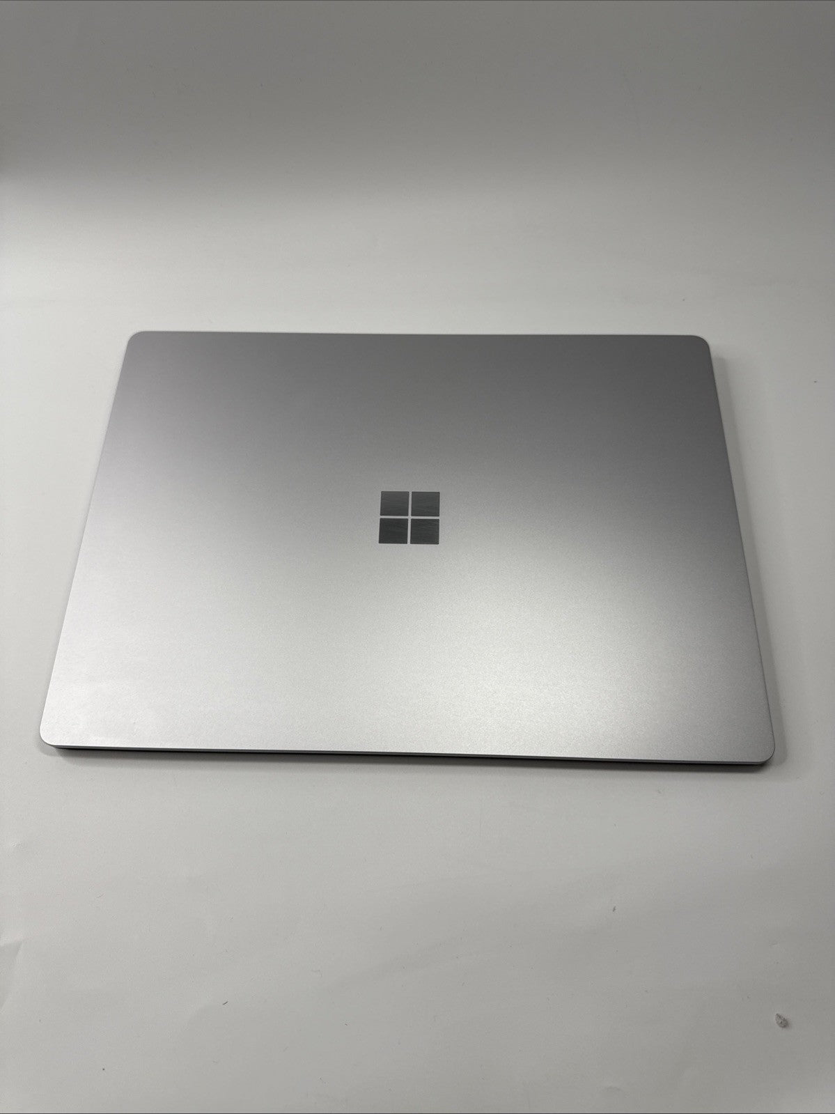 Microsoft Surface Laptop 4 13.5" Inte i5-1135G7 8GB RAM 512GB SSD Cracked Screen