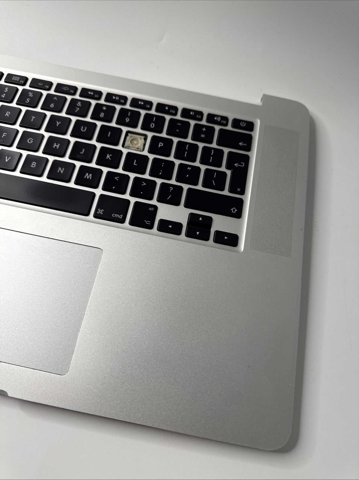 MacBook Pro A1398 15 Late 2013 Palmrest UK Keyboard Battery (key Missing)