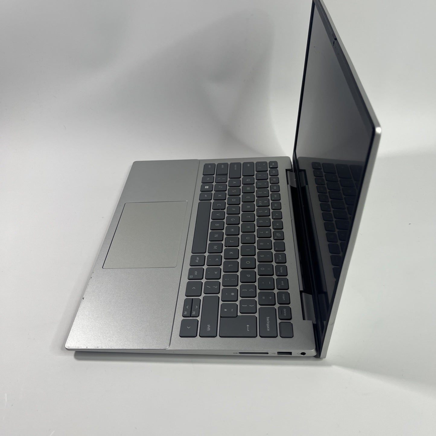 Dell Inspiron 14 5435 Ryzen 7 7730U@2.0GHz - 16GB RAM 512GB SSD - Grade B
