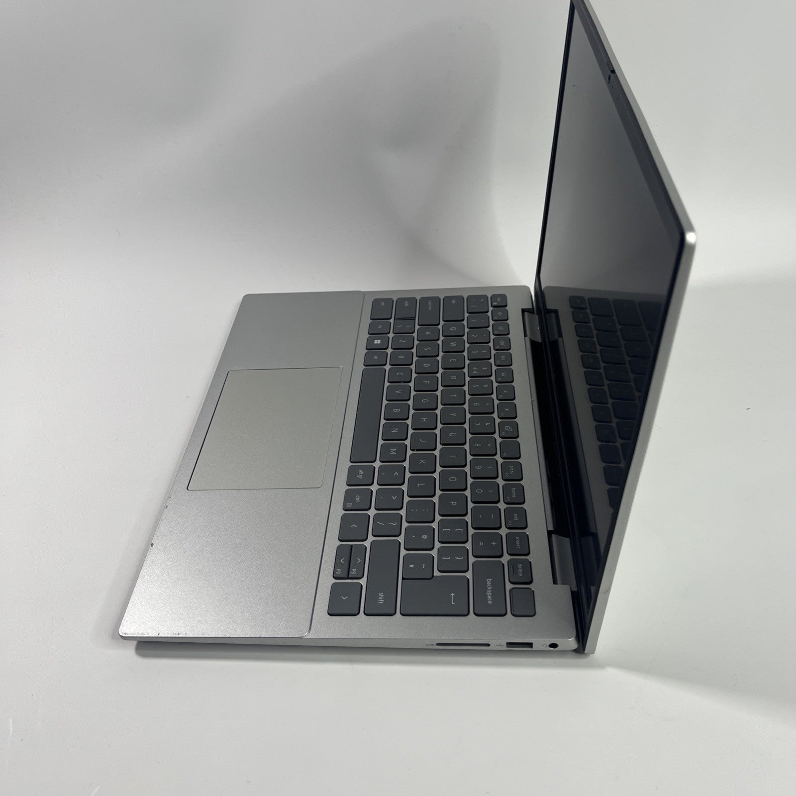 Dell Inspiron 14 5435 Ryzen 7 7730U@2.0GHz - 16GB RAM 512GB SSD - Grade B