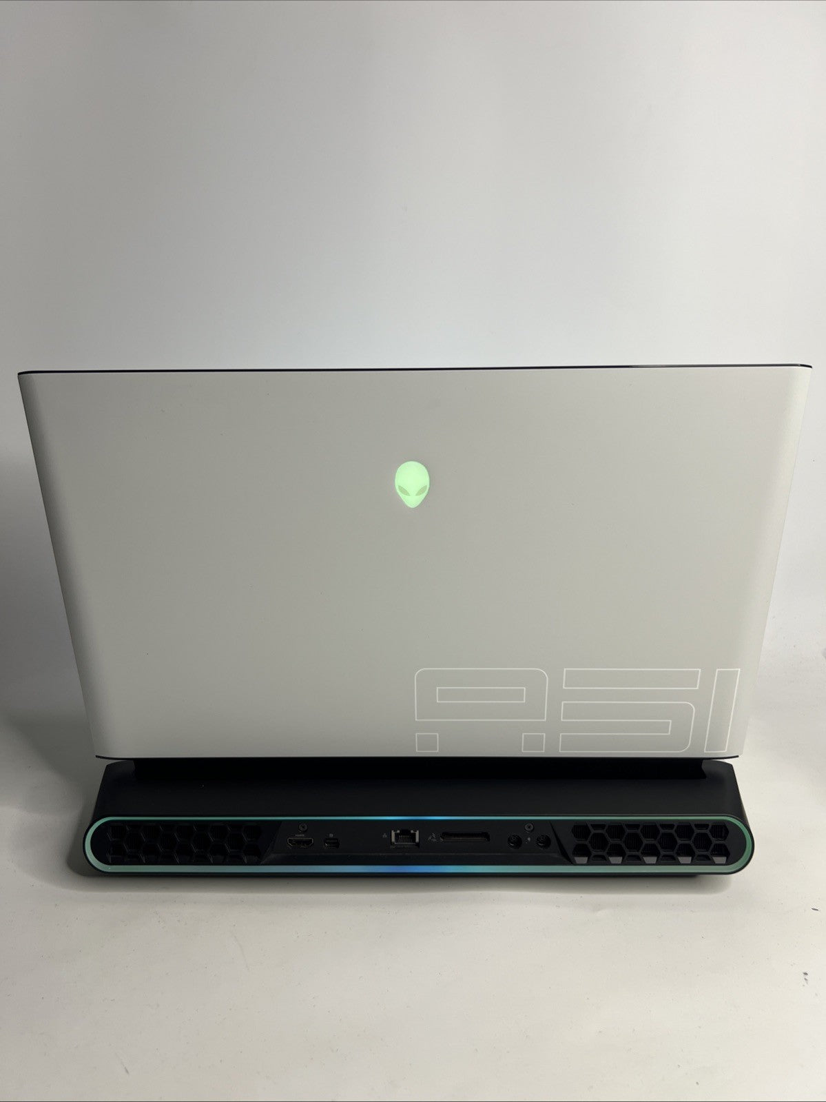 Alienware Area 51M R2 i9-10900K 32GB RTX 2070 Super 2x PSU Gaming
