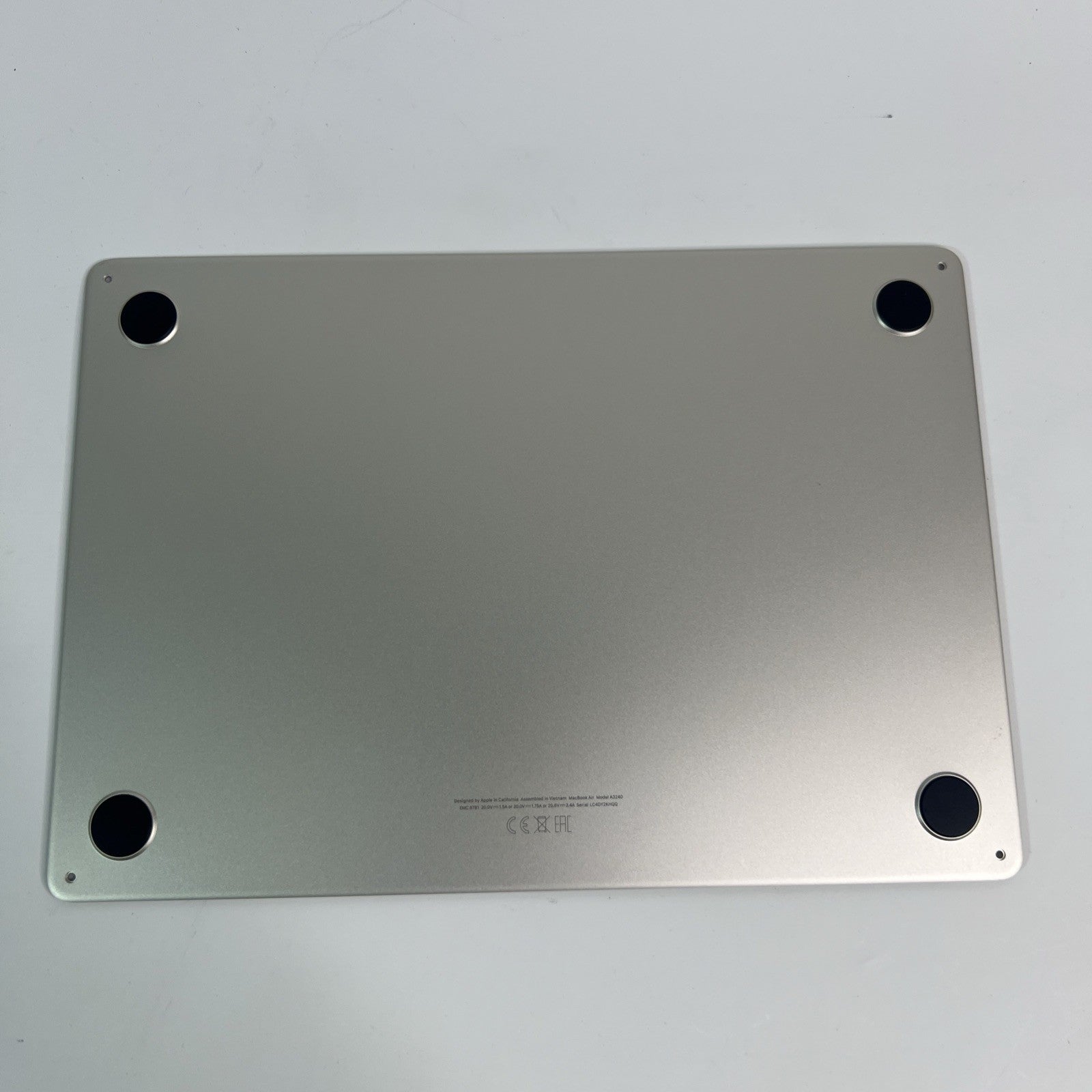 Apple MacBook Air 13" A3240 Bottom Base Cover – Starlight – 2025 Grade A