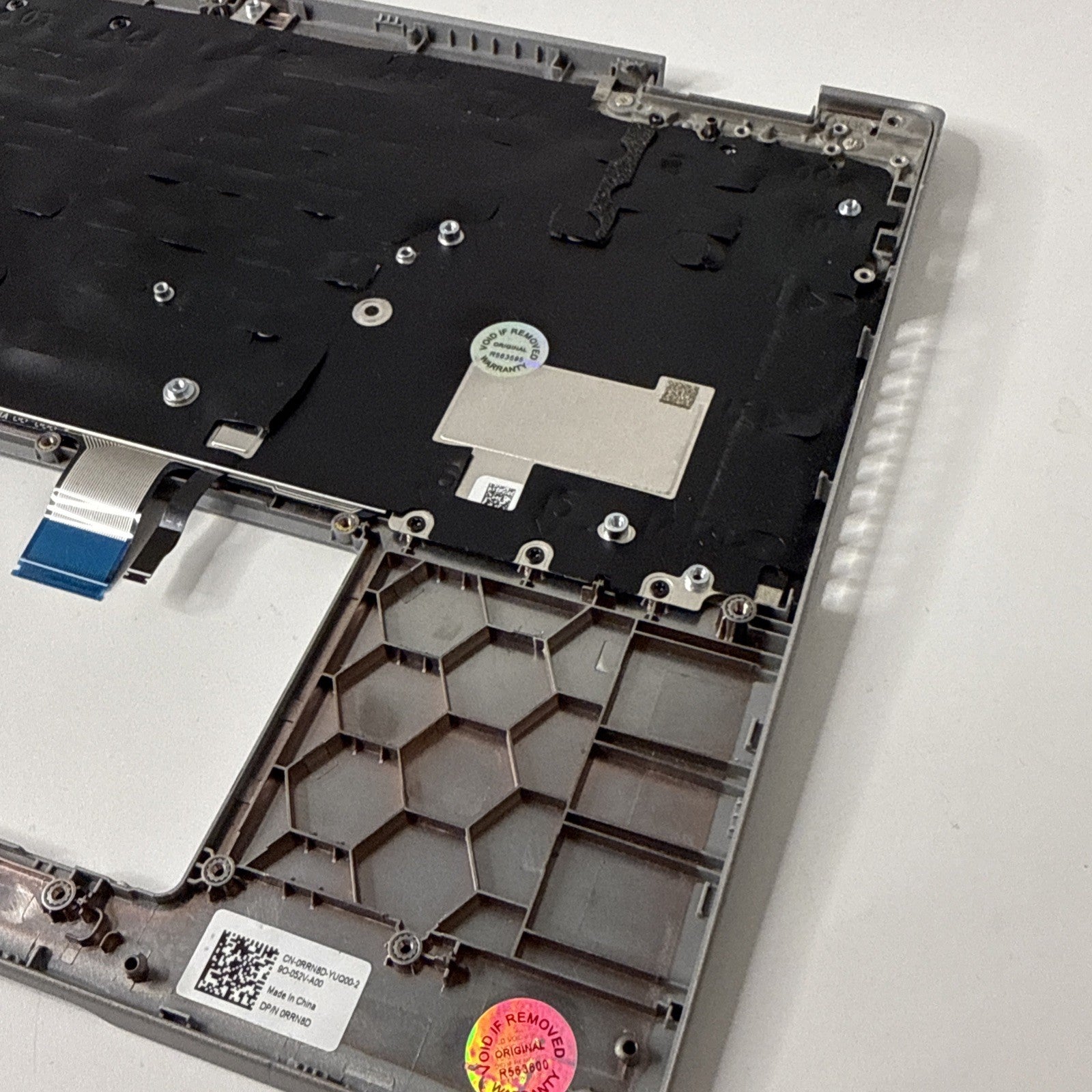 Dell Latitude 5530 Genuine Palmrest Assembly, UK Keyboard 0RRN8D Silver