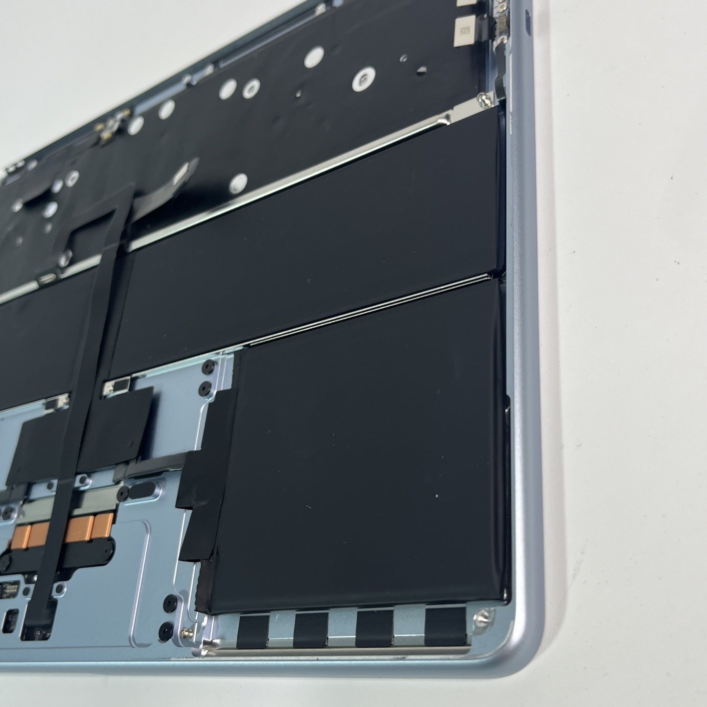 Genuine Apple MacBook Air 13" M4 A3240 Complete Palmrest  Cover  Blue 2025