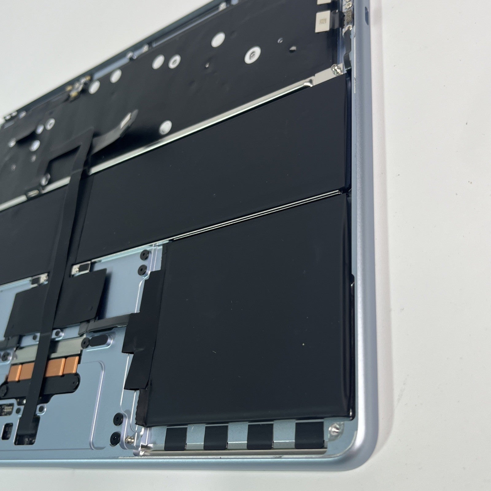 Genuine Apple MacBook Air 13" M4 A3240 Complete Palmrest  Cover  Blue 2025