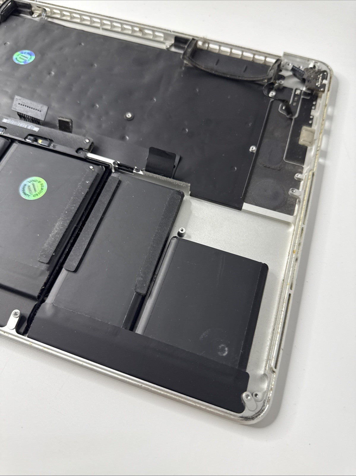 MacBook Pro A1398 15 Late 2013 Palmrest UK Keyboard Battery (key Missing)