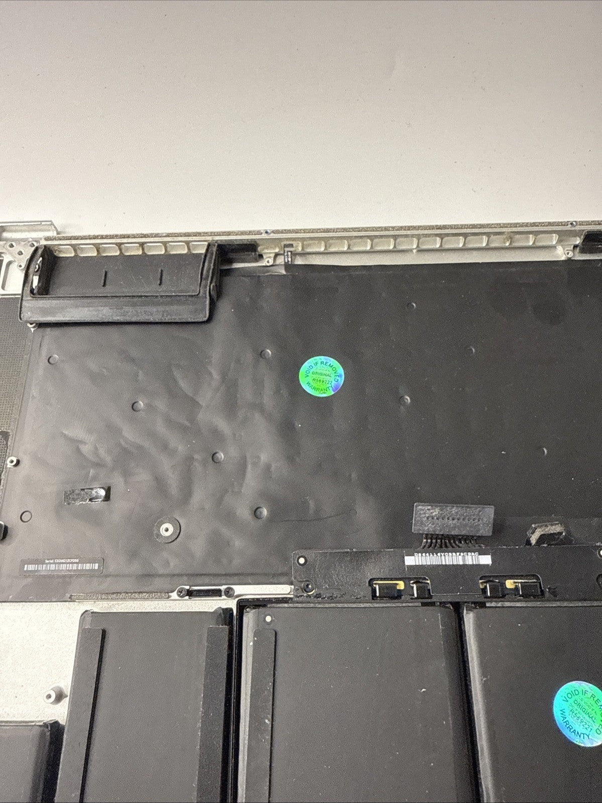 MacBook Pro A1398 15 Late 2013 Palmrest UK Keyboard Battery (key Missing)