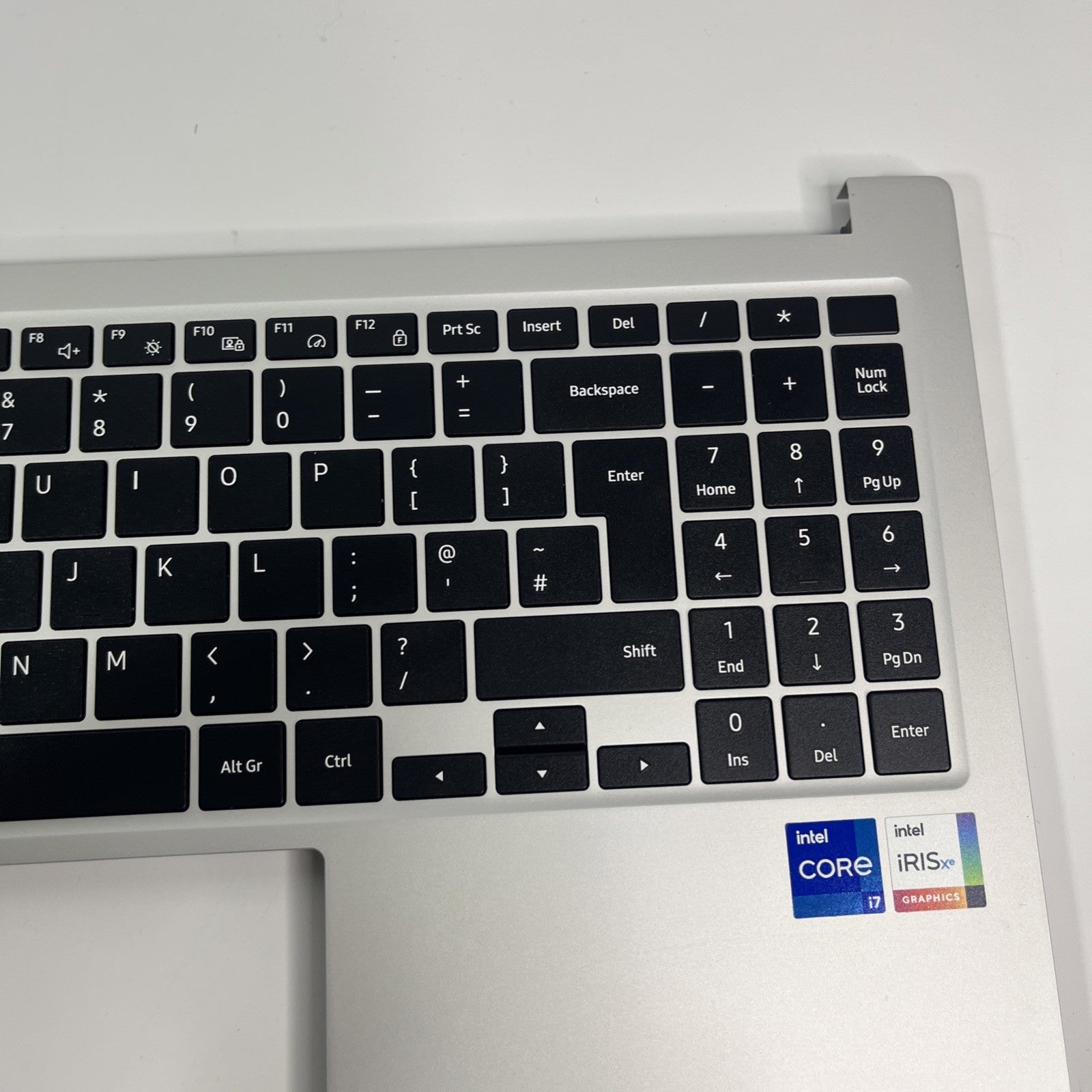 Genuine silver Samsung Galaxy NP750XDA  Palmrest & Keyboard&Speakers.missing Key