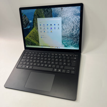 Microsoft Surface Laptop 5 13.5" Touchscreen Intel i7-1265U 8GB RAM 256GB SSD