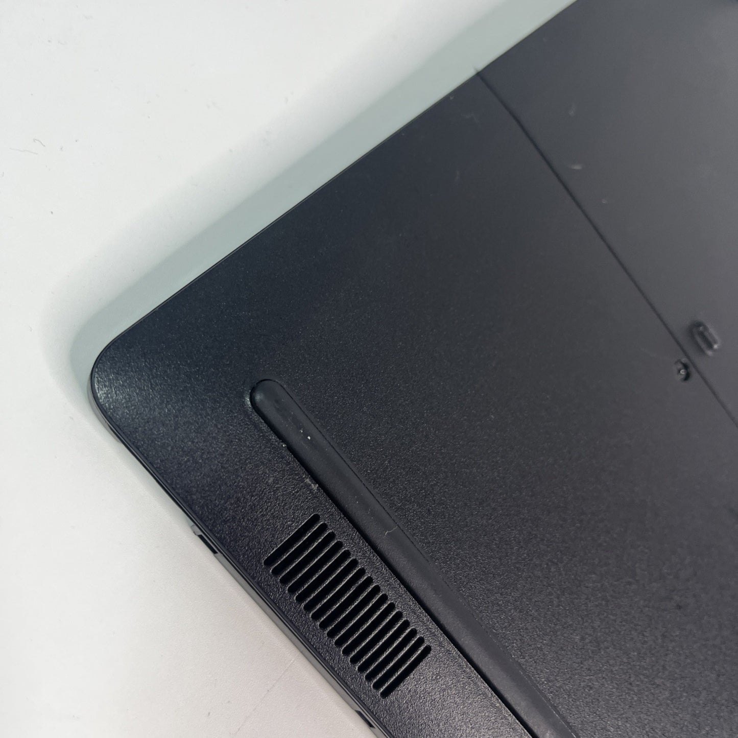 Genuine Dell Latitude 3570 Bottom Base Cover, Usb Board & Speakers CN-0RP3FF